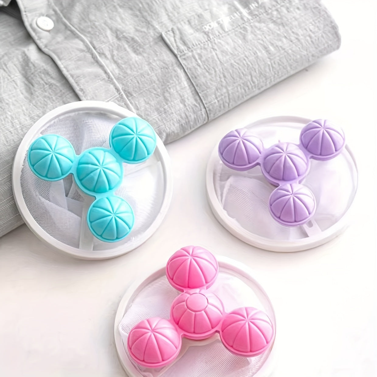 Kir yuvish mashinalari uchun mo'ljallangan to'kindi to'plovchi, soch va to'kintilarni filtr tarmog'i va kir to'plari yordamida olib tashlash uchun.