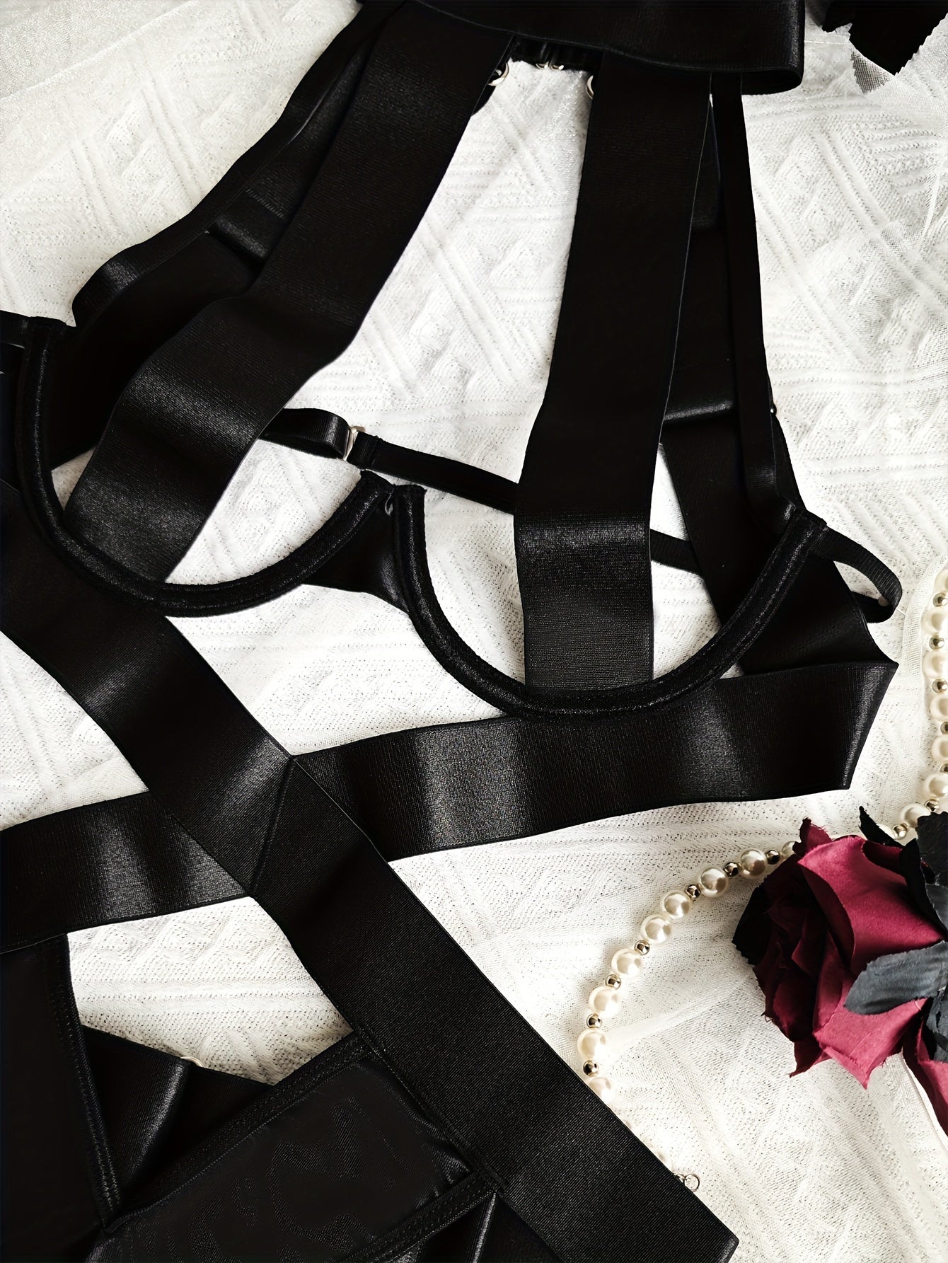 Mono de cuerpo con agujeros para mujer con cuello de tiras sexy negro o blanco