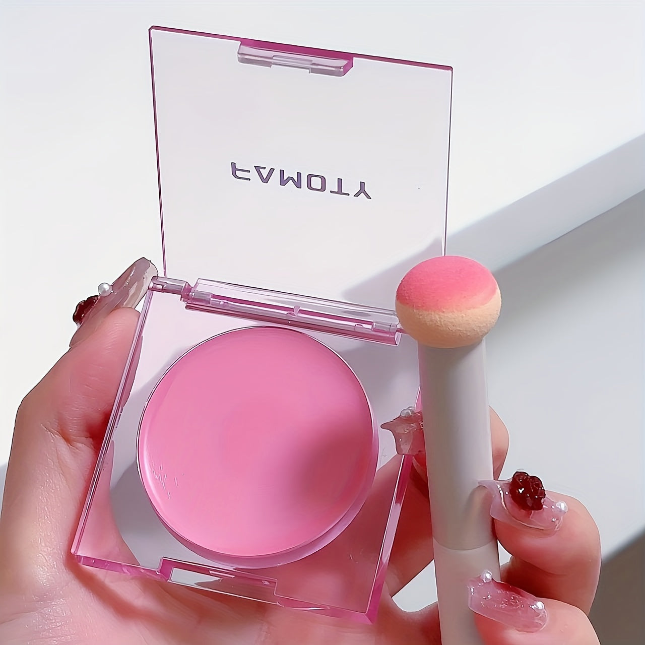 Rubor natural de larga duración en crema para mujeres Monochrome Brightening Rouge