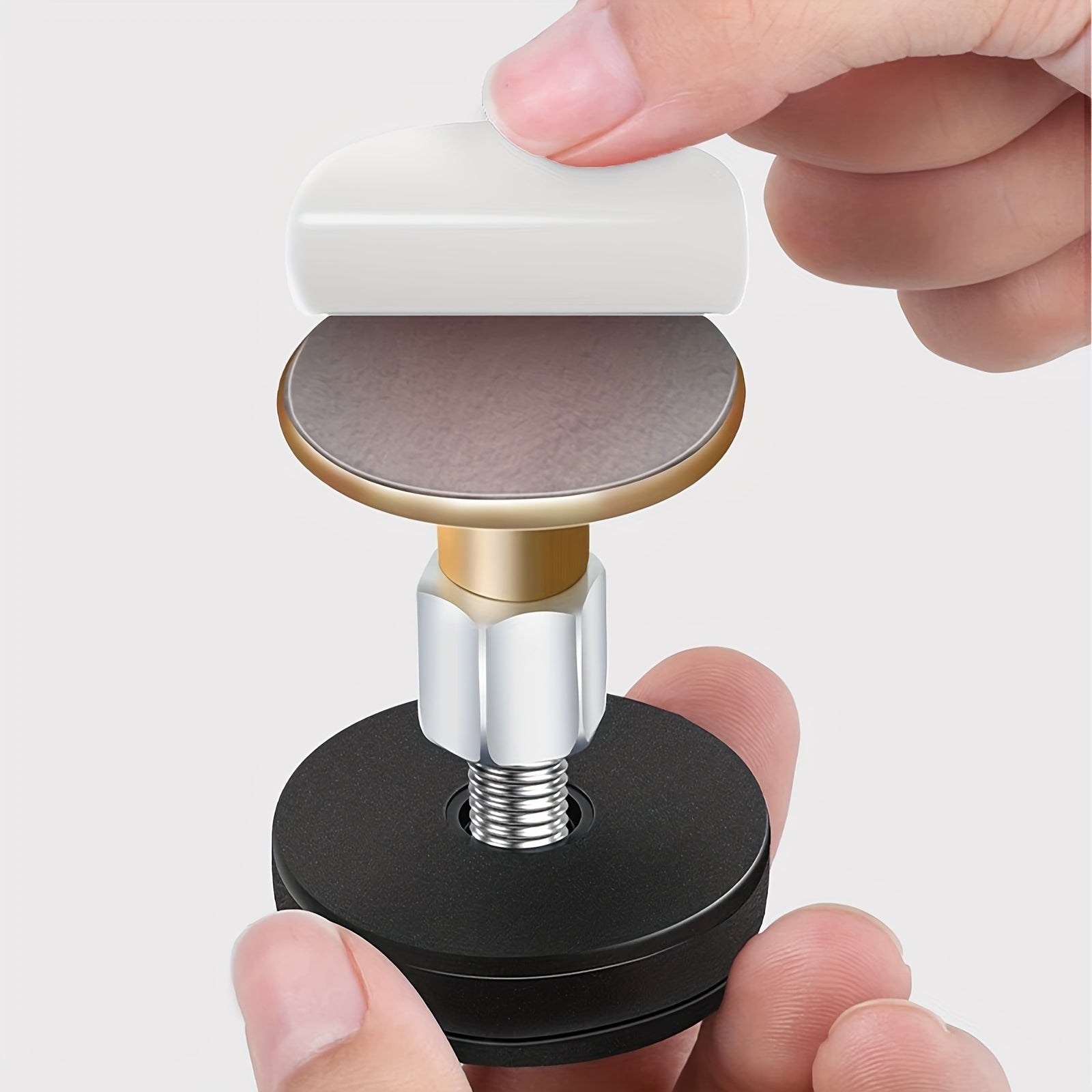 To'siqni oldini olish uchun to'rtta sozlanadigan asboblar to'plami - to'siq to'siqlari va yotoq, shkaflar va divanlar uchun tuzatgichlarni o'z ichiga oladi. Mustahkam plastik va metall konstruktsiyadan tayyorlangan.