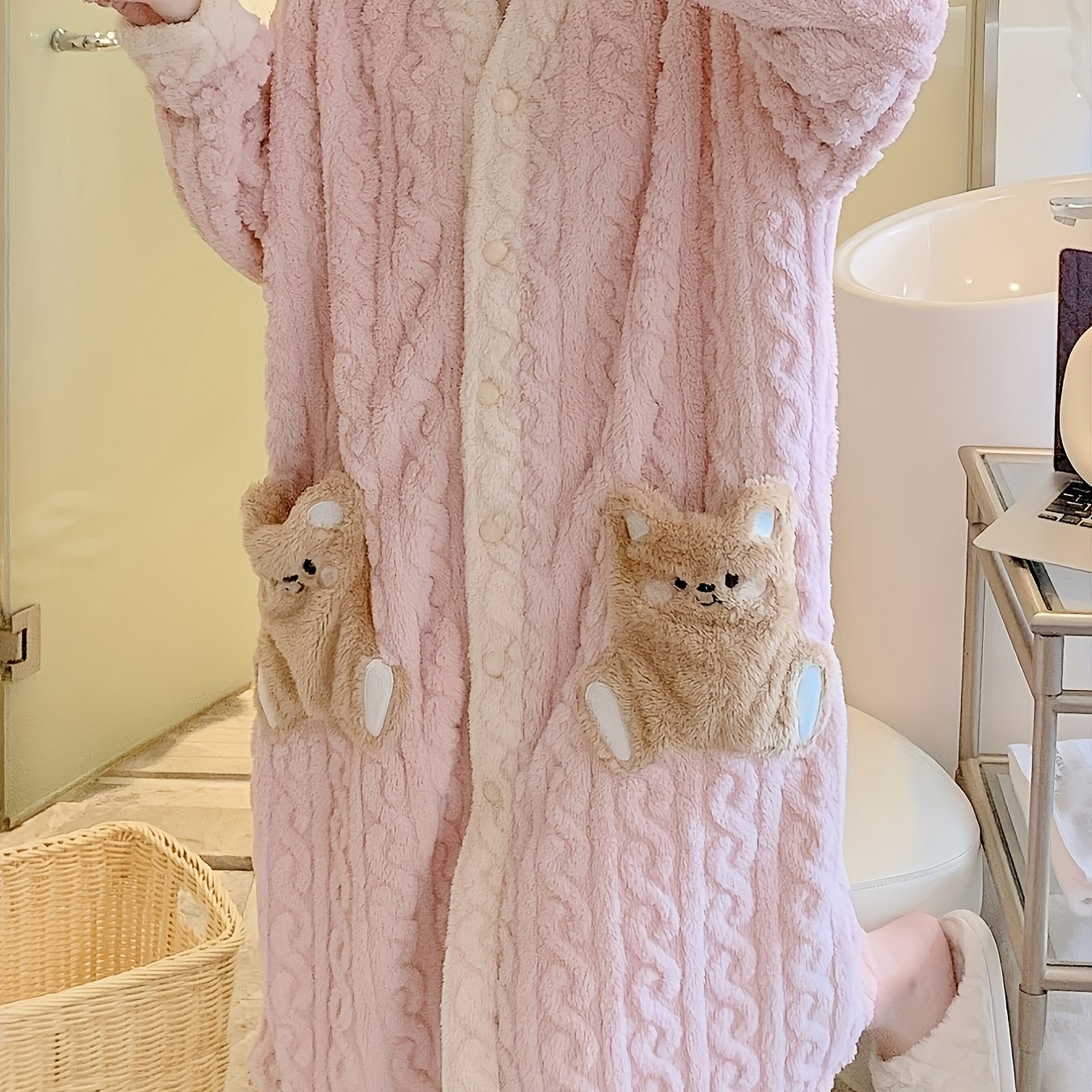 Women's Fleece-Lined V-Neck Sleep Robe with Pockets and Floral Pattern