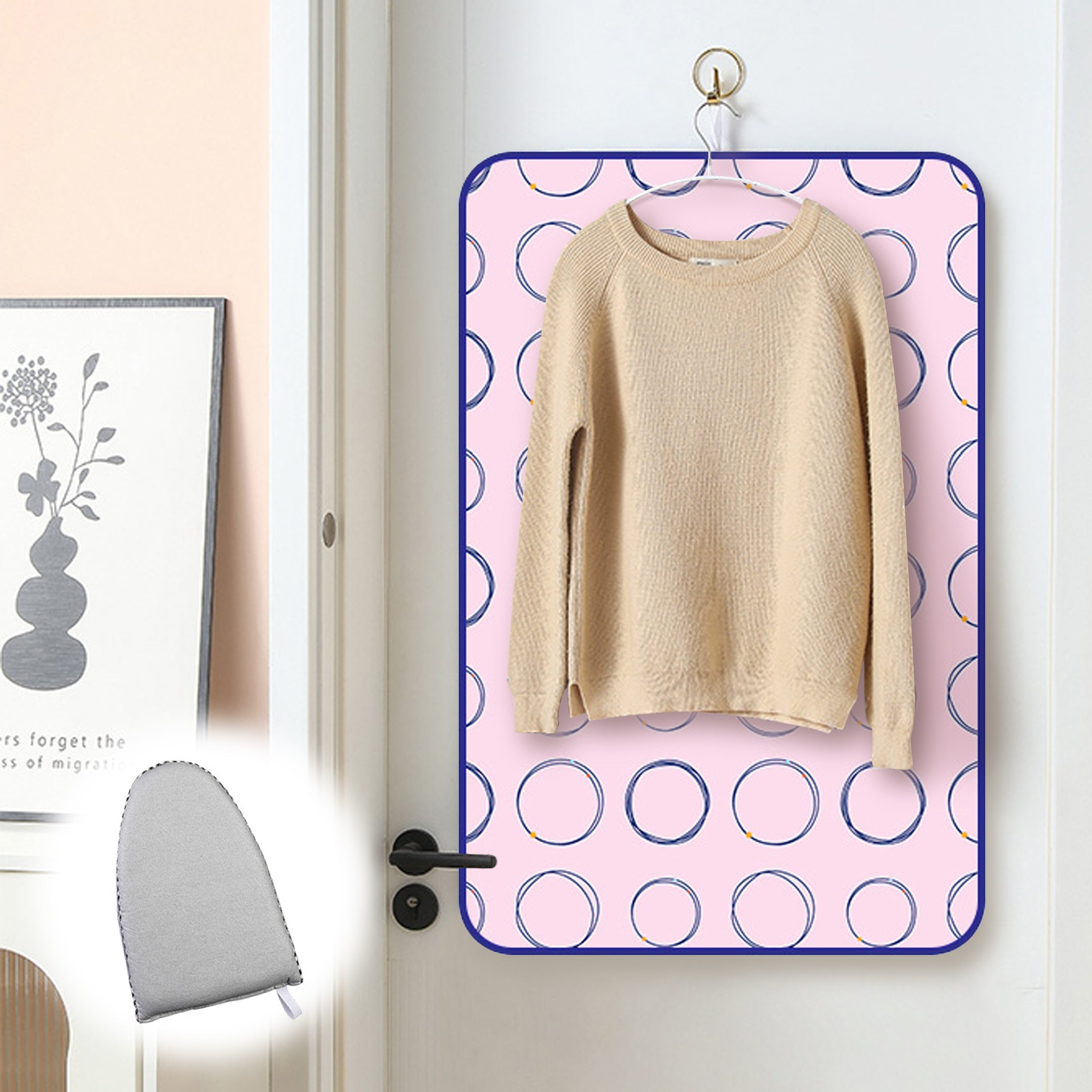 Комплект включает 2 складных гладильных матов и ручную доску с влагостойкими, термостойкими и нескользящими свойствами. Идеально подходит для путешествий, общежитий и домашнего использования без необходимости в электричестве.