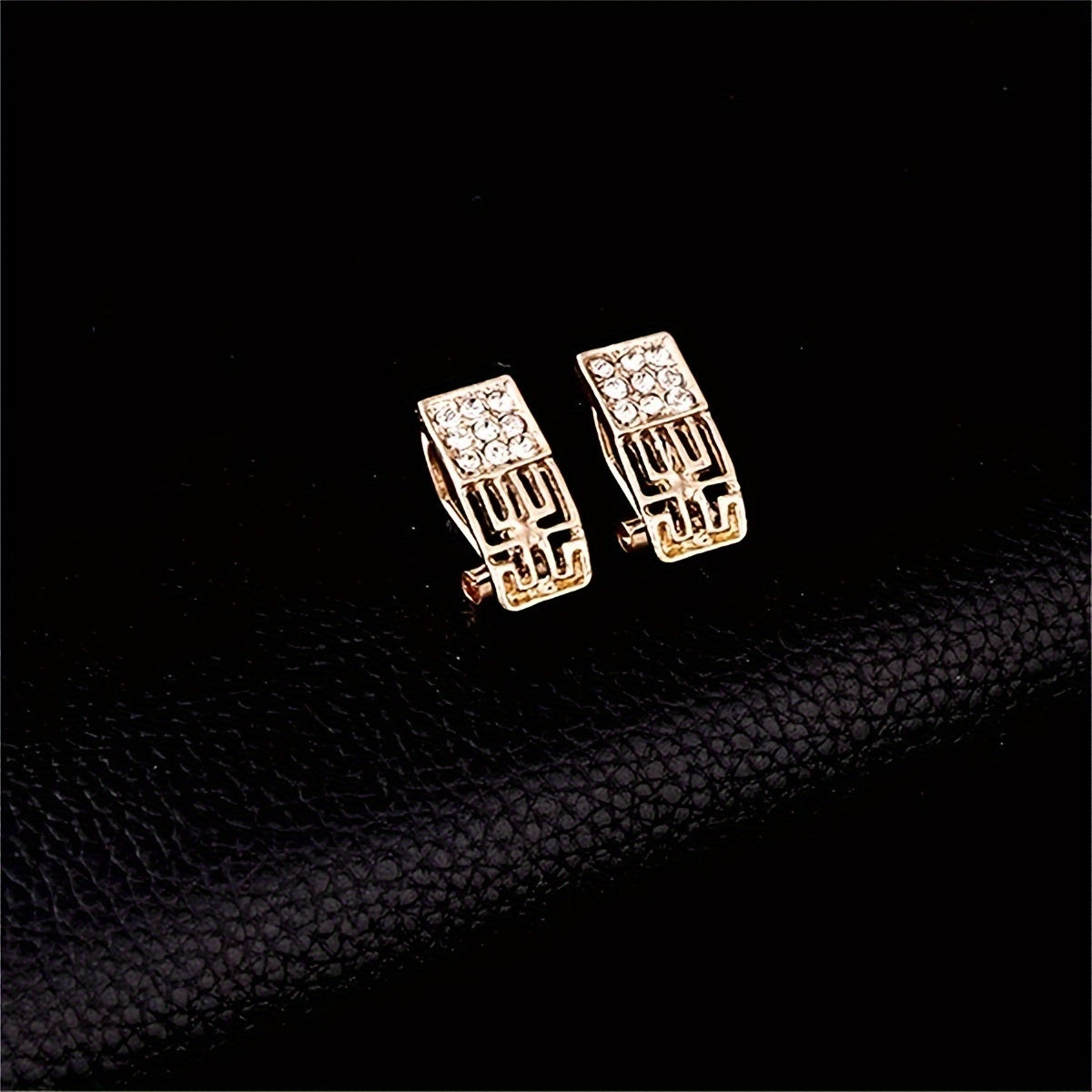 Traditional Bridal Jewelry Set with Rhinestone Earrings Bracelet Necklace Ring for Wedding