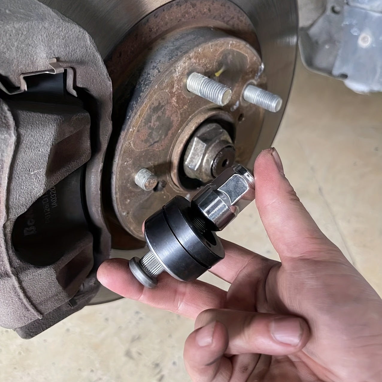 Wheel Stud Installer Tool for Car and Light Truck Replacement