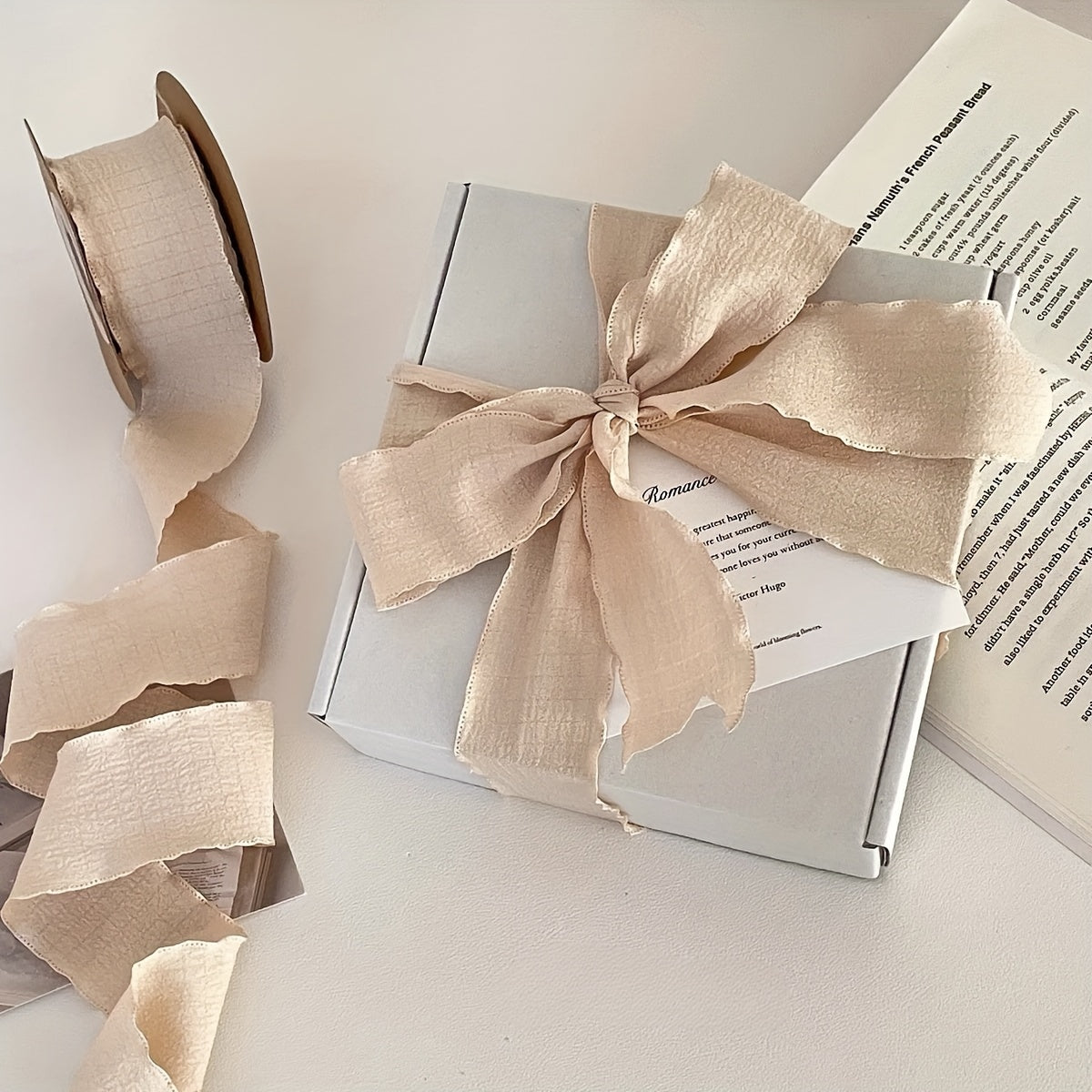 Envoltura de regalo con lazo plisado Boho Chic con borde de hoja de loto para decoraciones navideñas