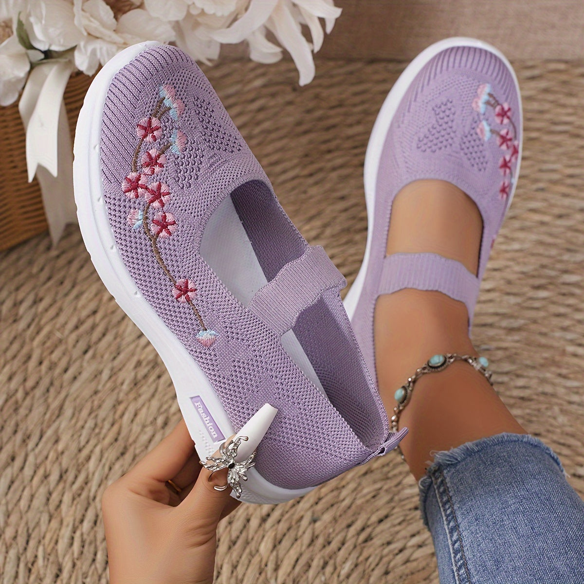 Women's Embroidered Casual Sports Shoes Breathable Lightweight Walking Sneakers