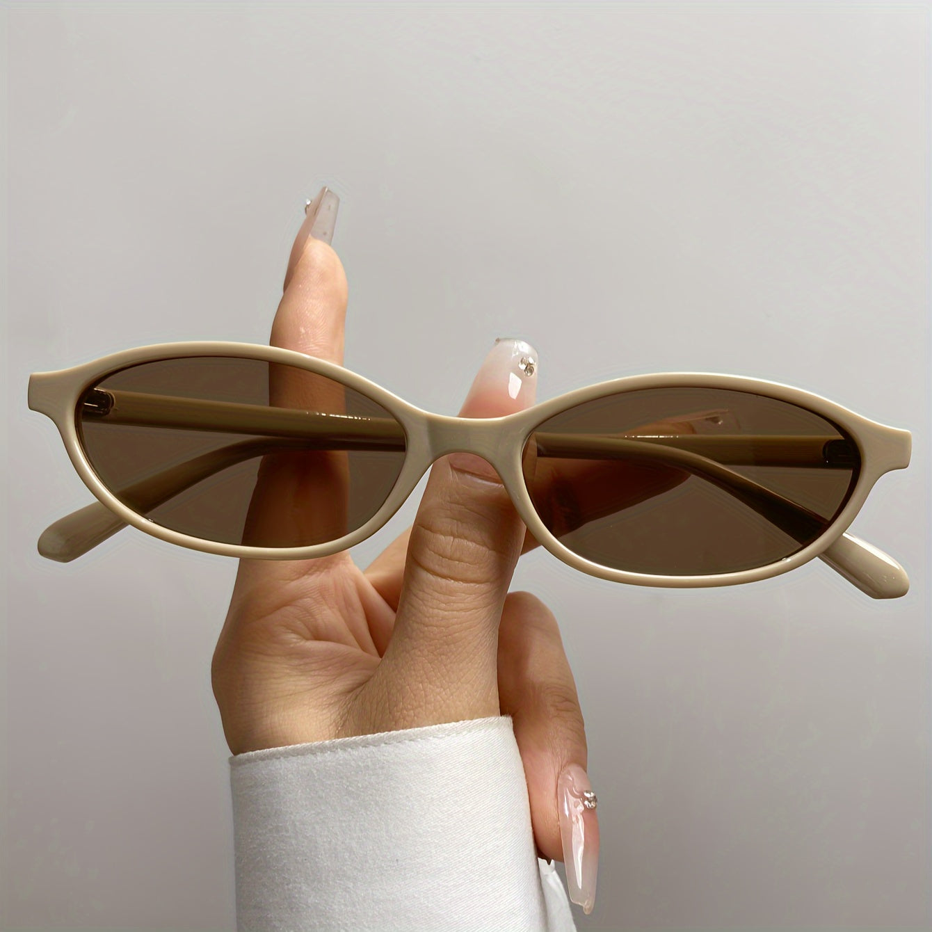 Unisex Cat Eye Glasses Fashion Accessories for Women and Men