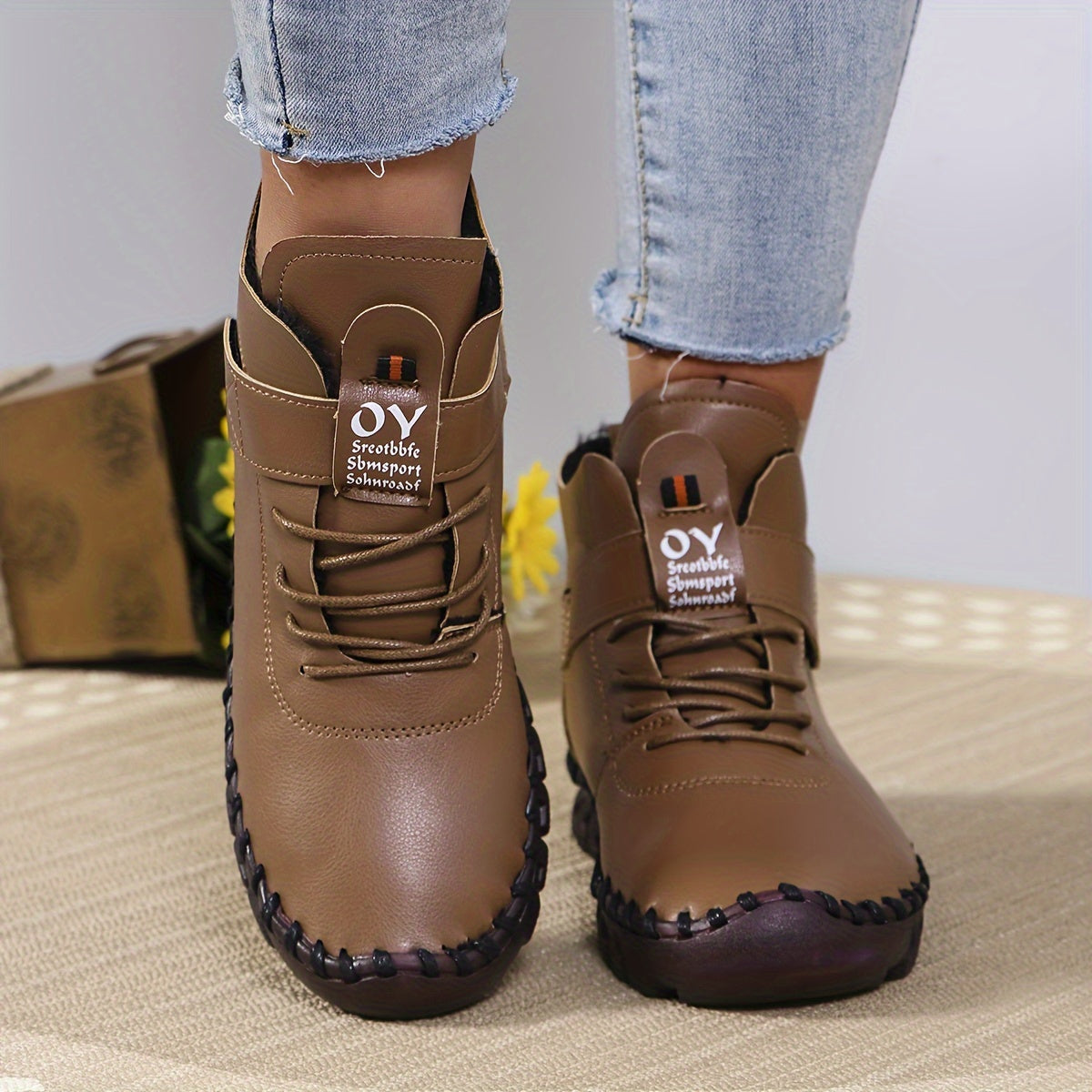 Women's Winter Ankle Boots Fleece Lined Lace-Up Flat Toe Sneakers