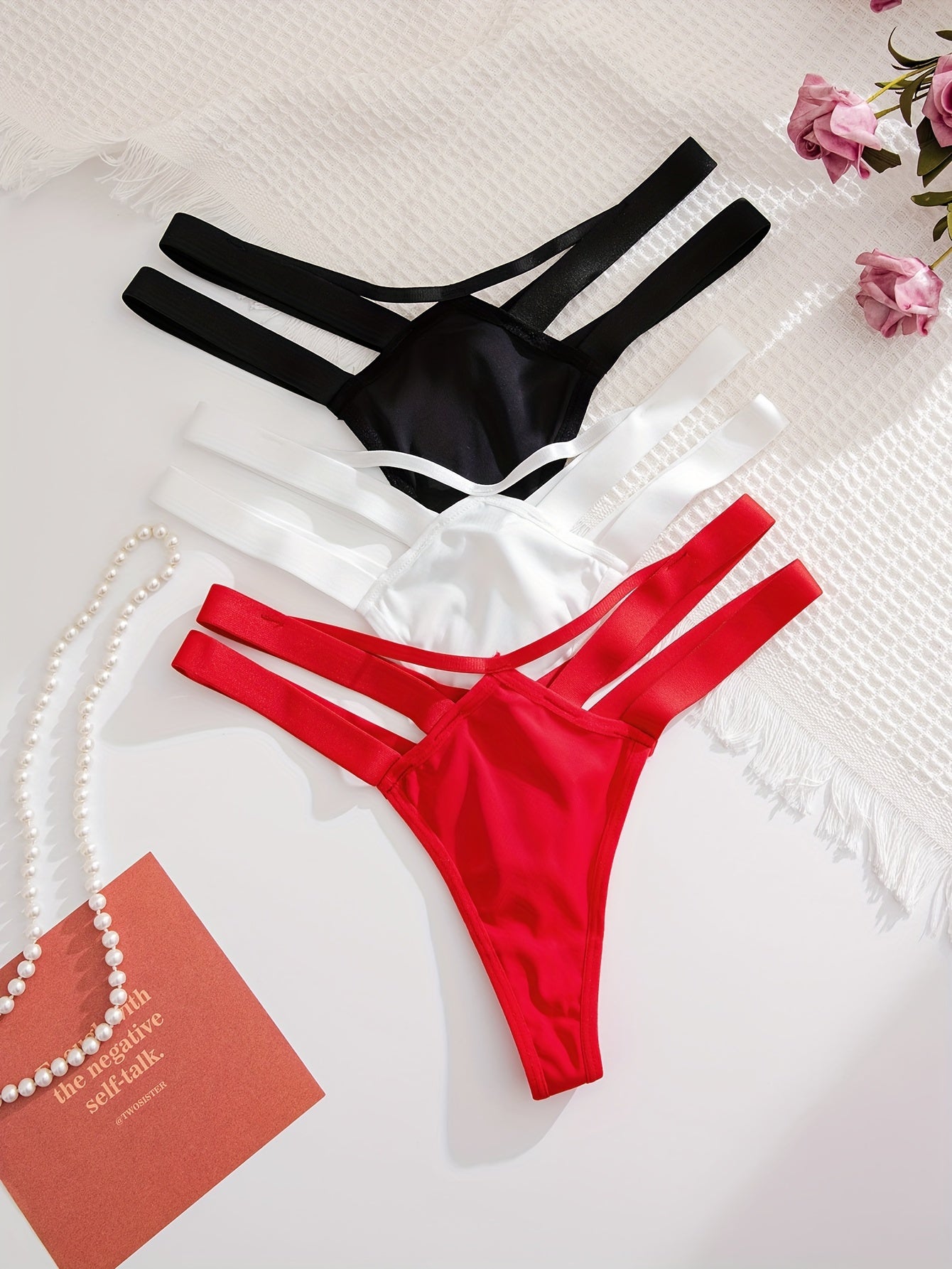 Set de 3 tangas para mujer negro, blanco y rojo, de nylon y elastano, cómodas y elegantes