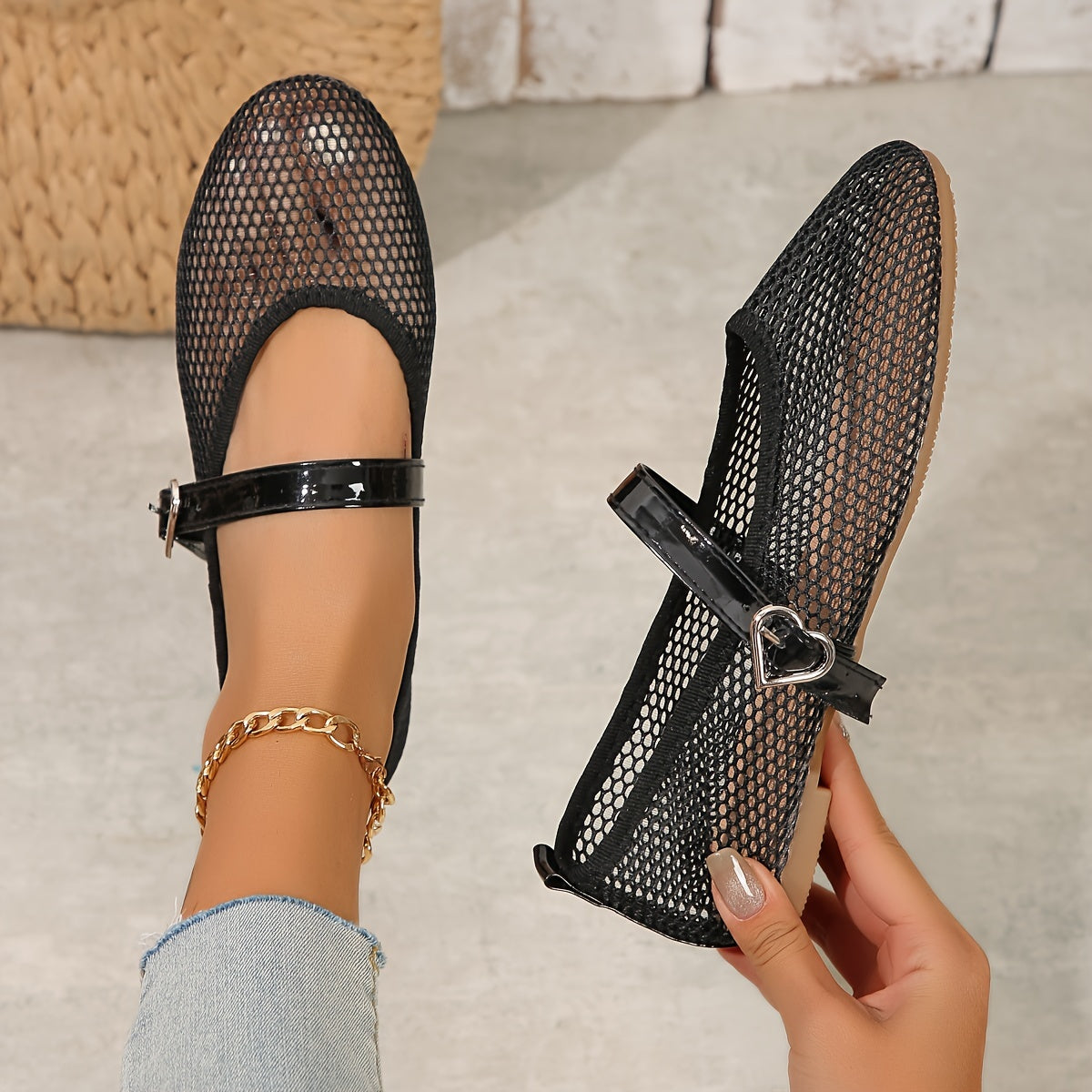 Women's Mesh Flats Lightweight Slip-On Casual Shoes in Solid Colors