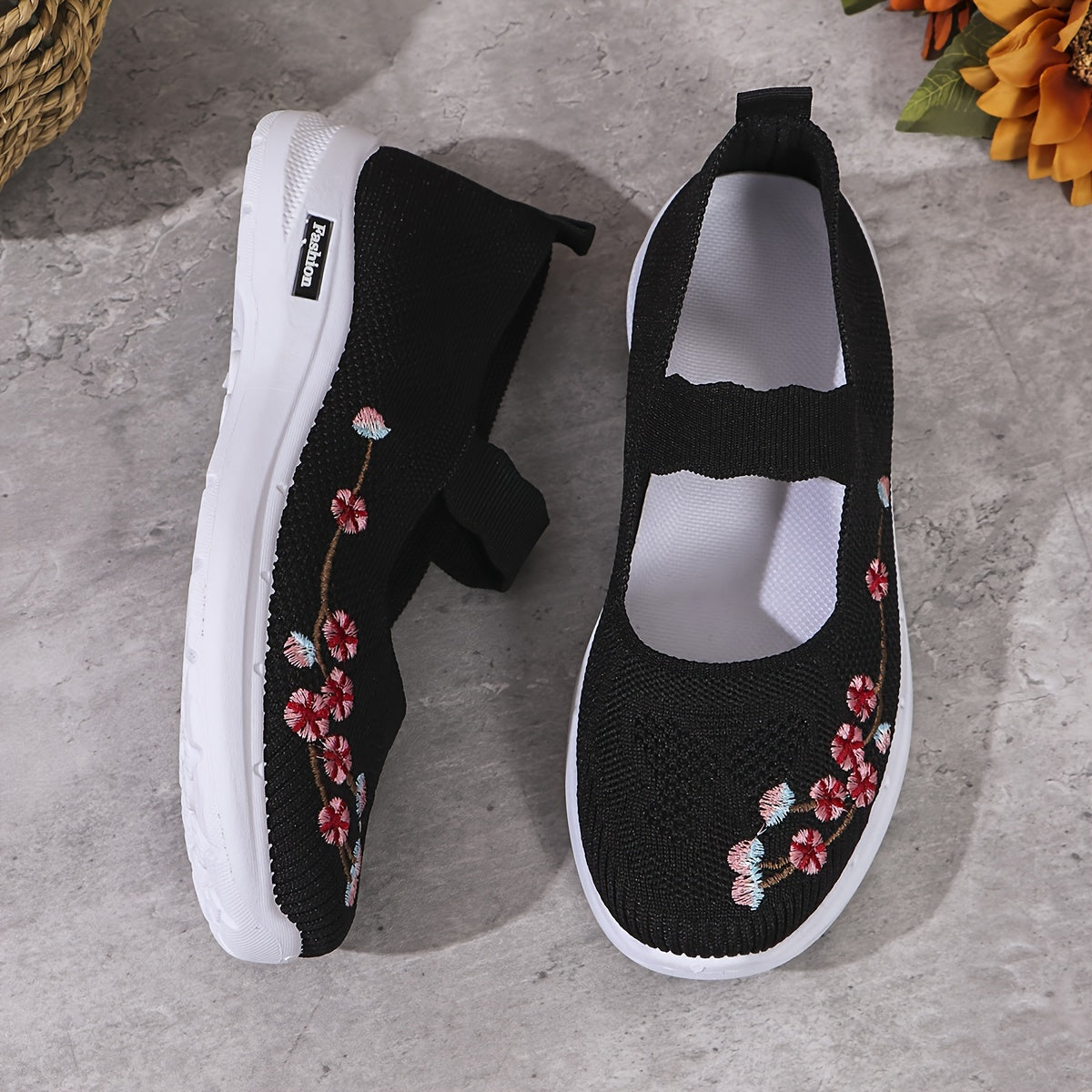 Women's Breathable Casual Sneakers with Lightweight Fabric and Soft PU Sole