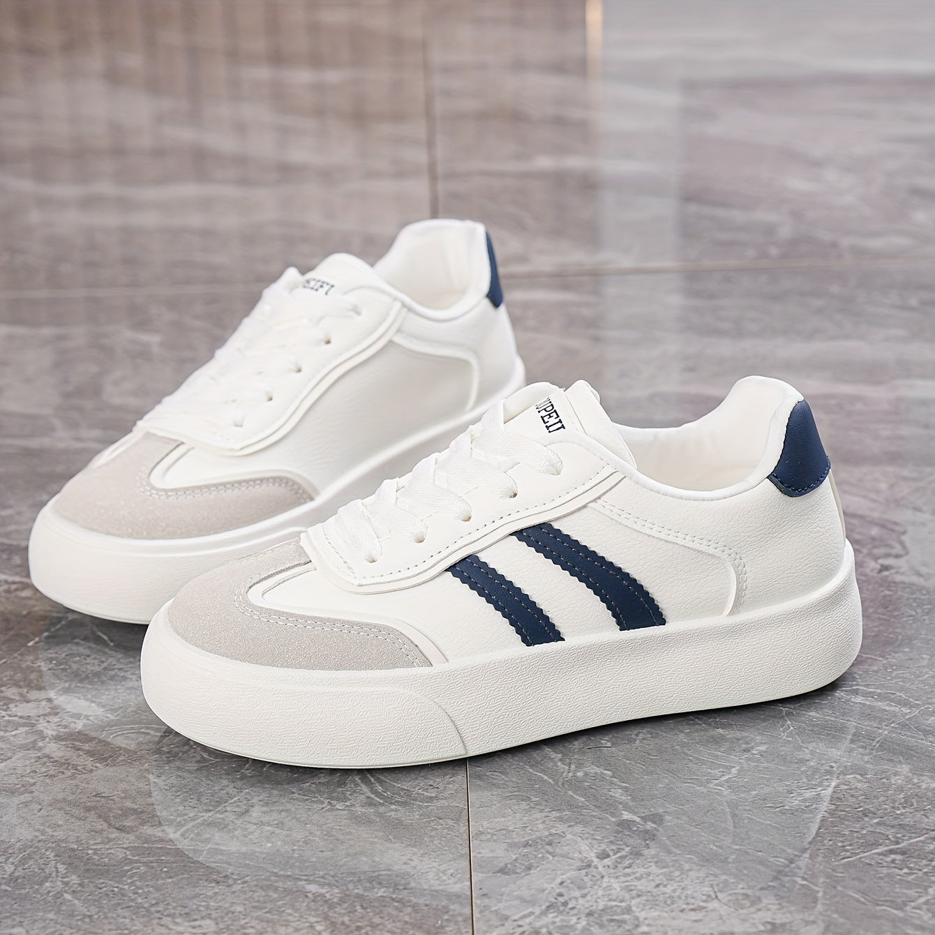 Women's White Low-Top Casual Sneakers Lightweight Lace-Up Shoes