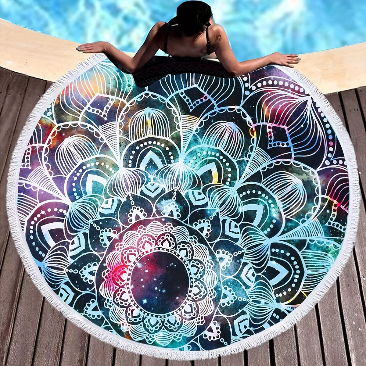 Цветное пляжное полотенце идеально подходит для активного отдыха, плавания и кемпинга. Быстросохнущее и мягкое для летних отпусков и у бассейна.