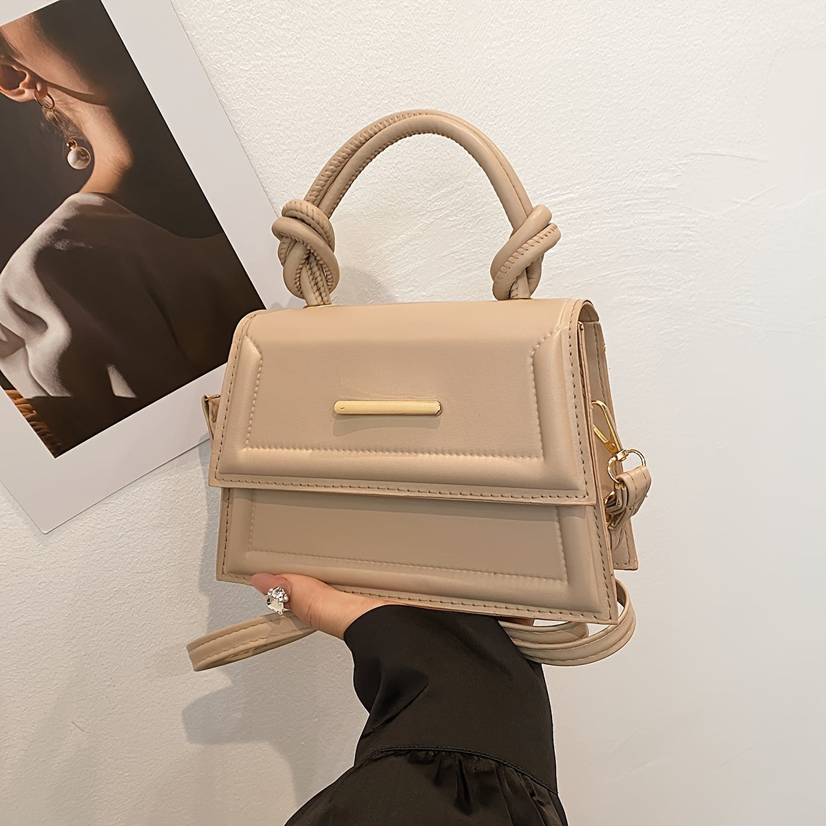 Fransuz Niche Dizayni Ayollar uchun Krossbody Sumka - Moslashuvchan Tasmali, Magnit Qopqoqi, Qora yoki Oq Sintetik Charmdan Yasalgan Kichik Kvadrat Kommuter Sumkasi | Zarif Kundalik Sumka | Murakkab