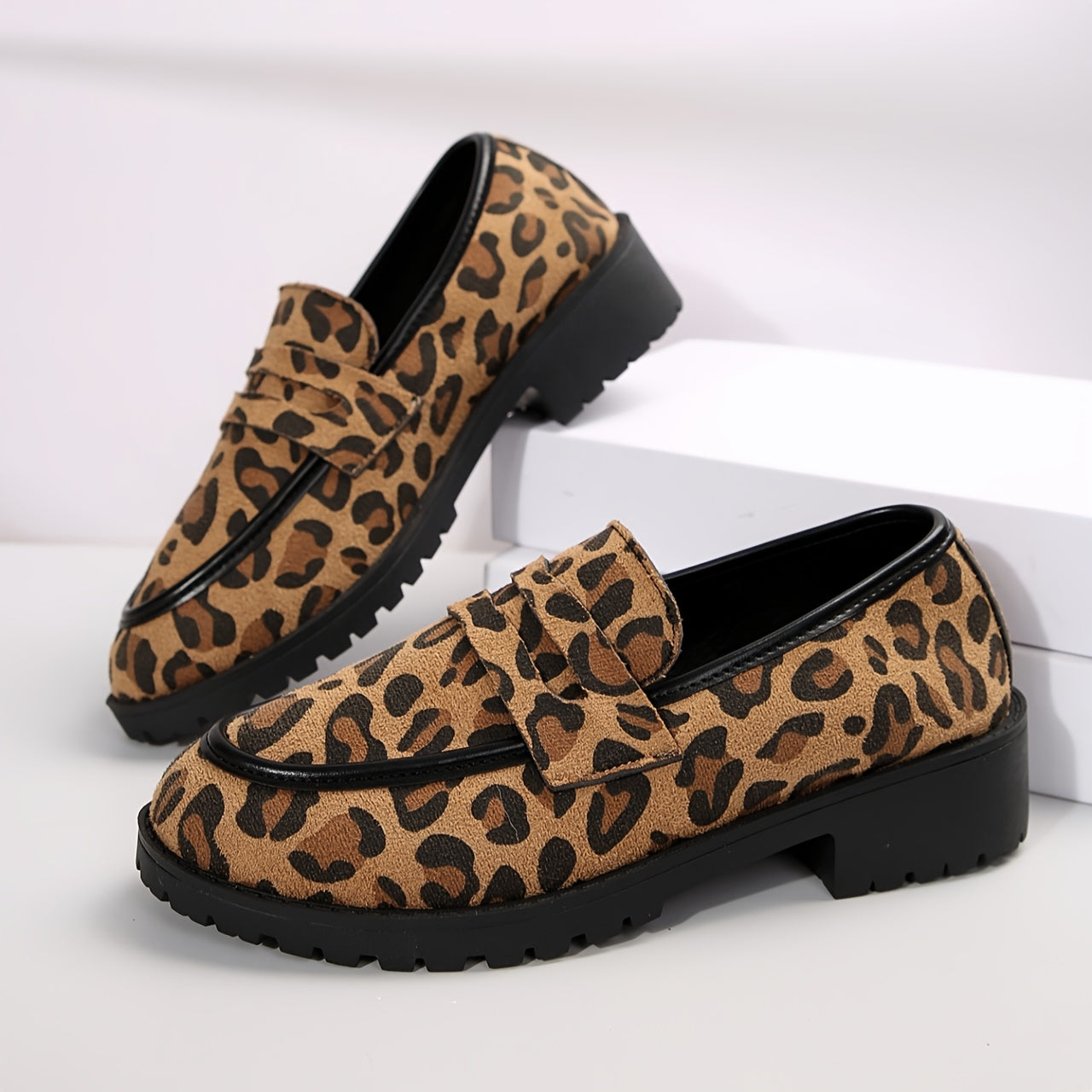 Leopard Print Loafers Slip-On Flats Round Toe Fabric Upper Rubber Sole All-Season Casual Shoes