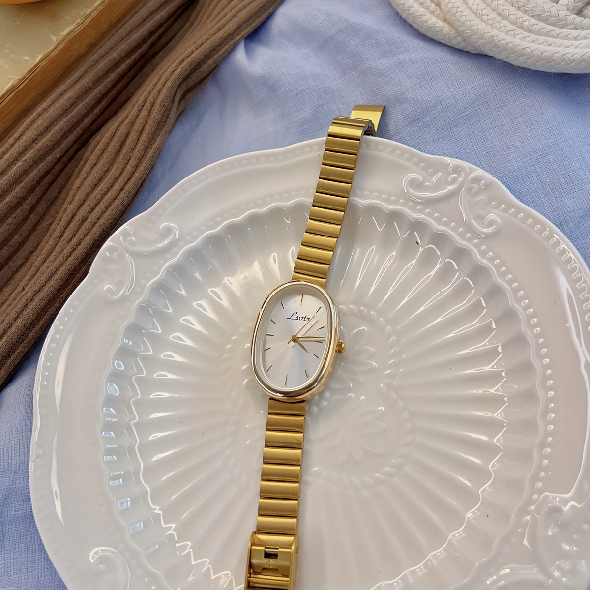 Women's Gold Vintage Quartz Bracelet Watch Stylish Multifunctional Gift