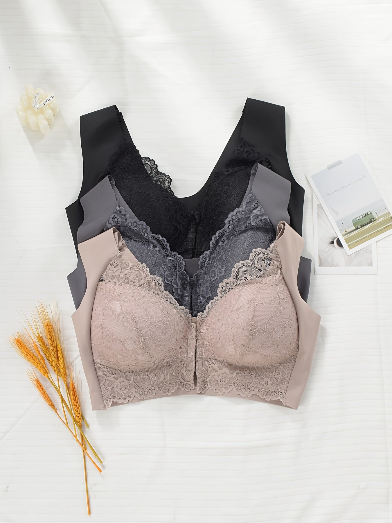 Plus Size Women’s Wire-Free Lace Bra with Wide Straps and Contrast Lace