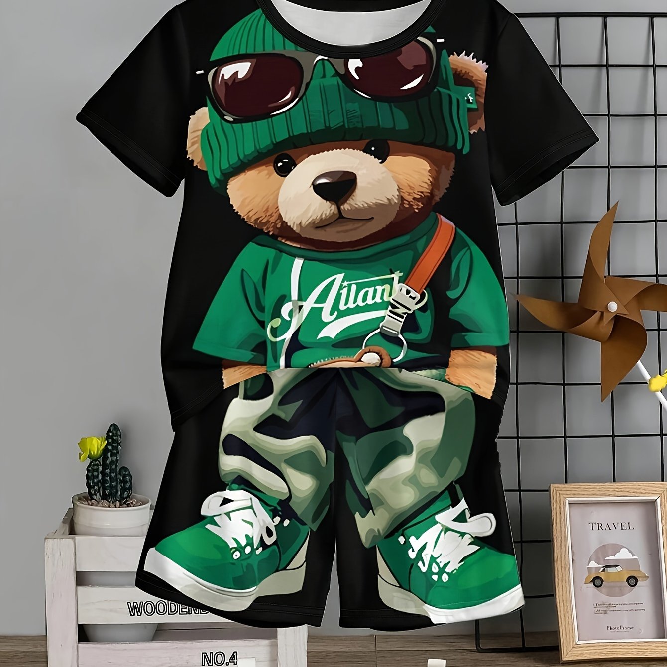 Boys' Summer Casual Cartoon Bear Graphic Tee and Shorts Set in Black and Green Polyester Blend