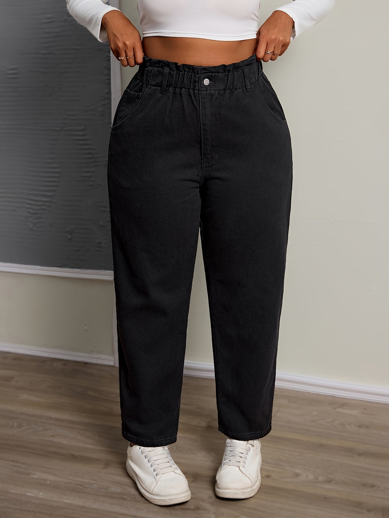 Women's Plus Size High-Waisted Straight Leg Jeans Slimming Denim with Elastic Waist