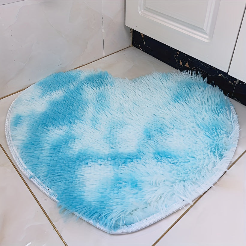 Sevgi kuni, uyimizdagi yotoq xonasi ipak sochli gilam va tatami polida qulay ko'rpa bilan bezatilgan edi. Balkon plush, uzun sochli yostiq va yumshoq, pufakcha yurak shaklidagi gilamga qarab turardi.