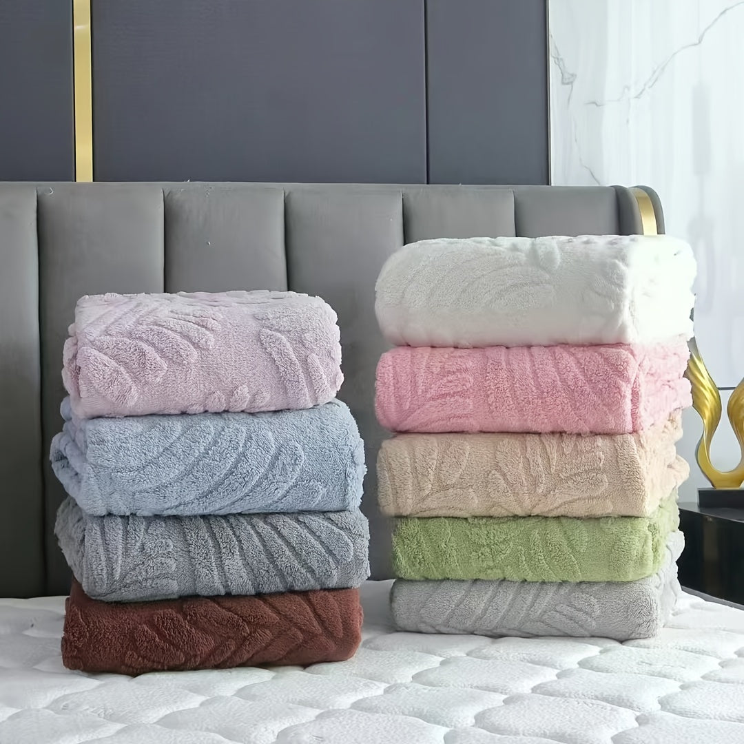 Fleece Throw Blanket White Plush Sofa Bed Cover All-Season Machine Washable