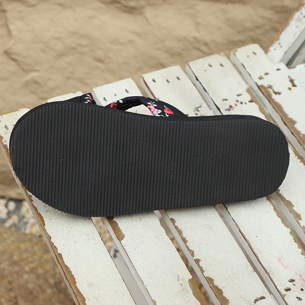 Women's Bohemian Flat Slip-On Sandals with Cross Straps Floral Print