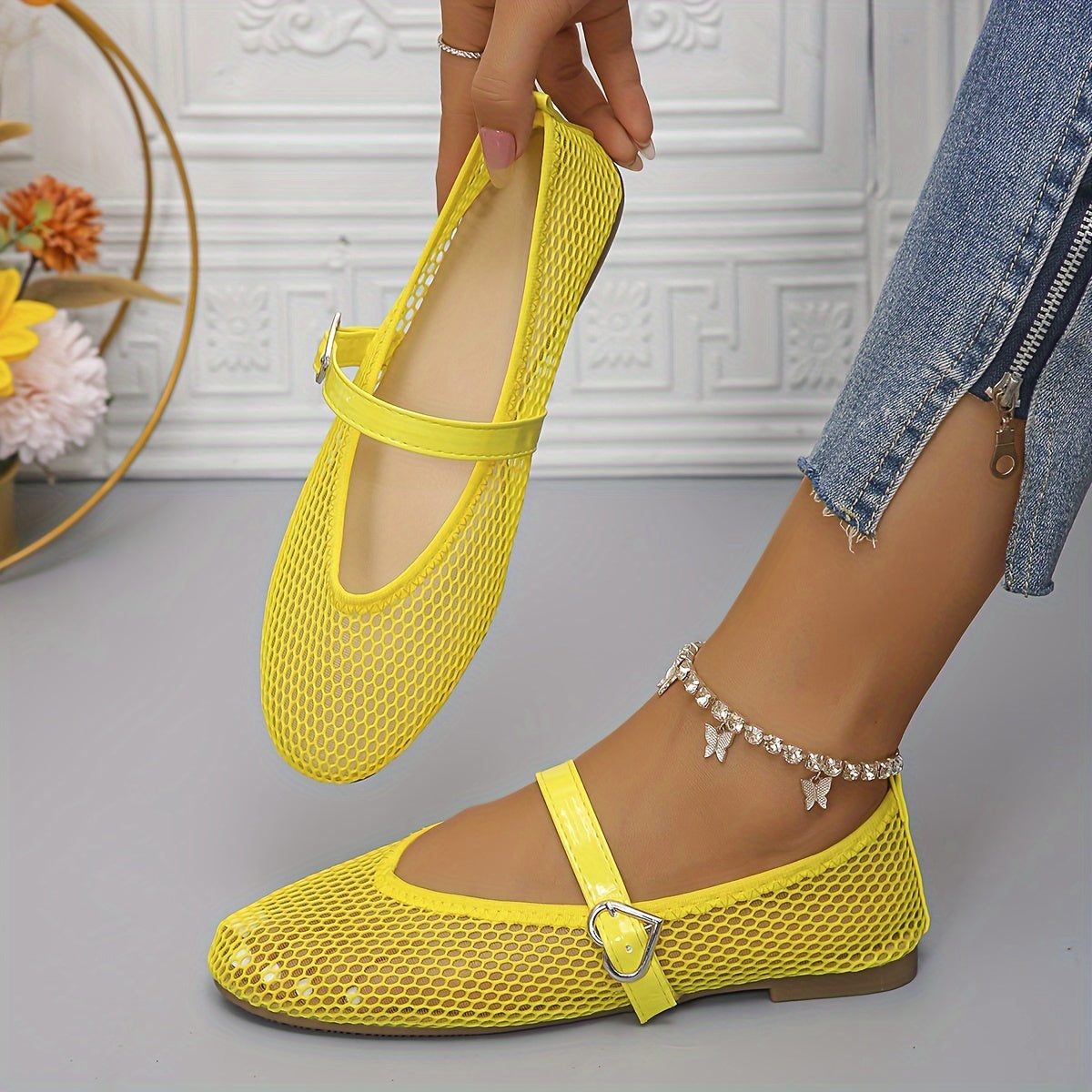 Women's Mesh Flats Lightweight Slip-On Casual Shoes in Solid Colors