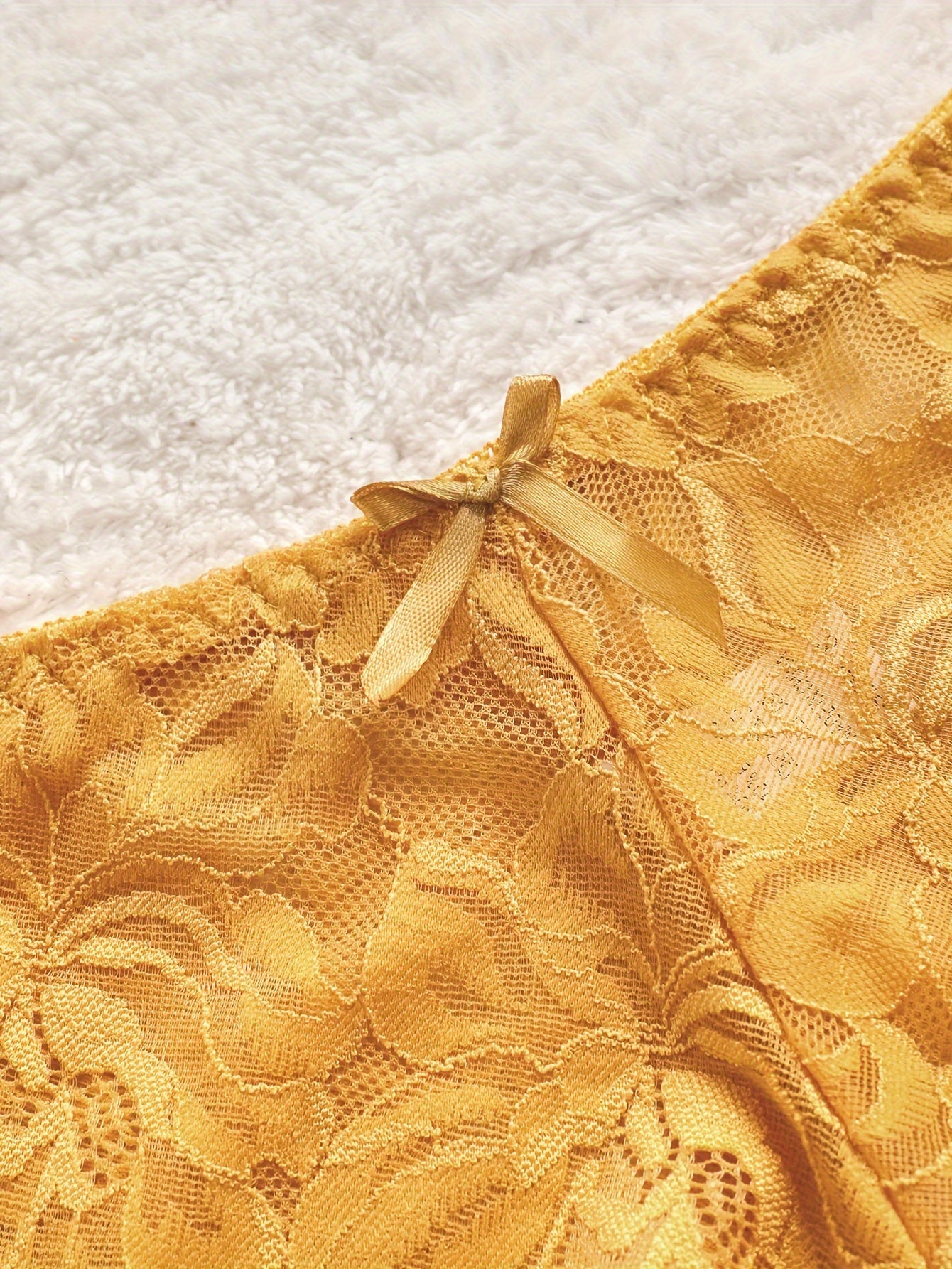 Floral Lace Lingerie Set with Scallop Trim and Bow Decor for Romantic Wear