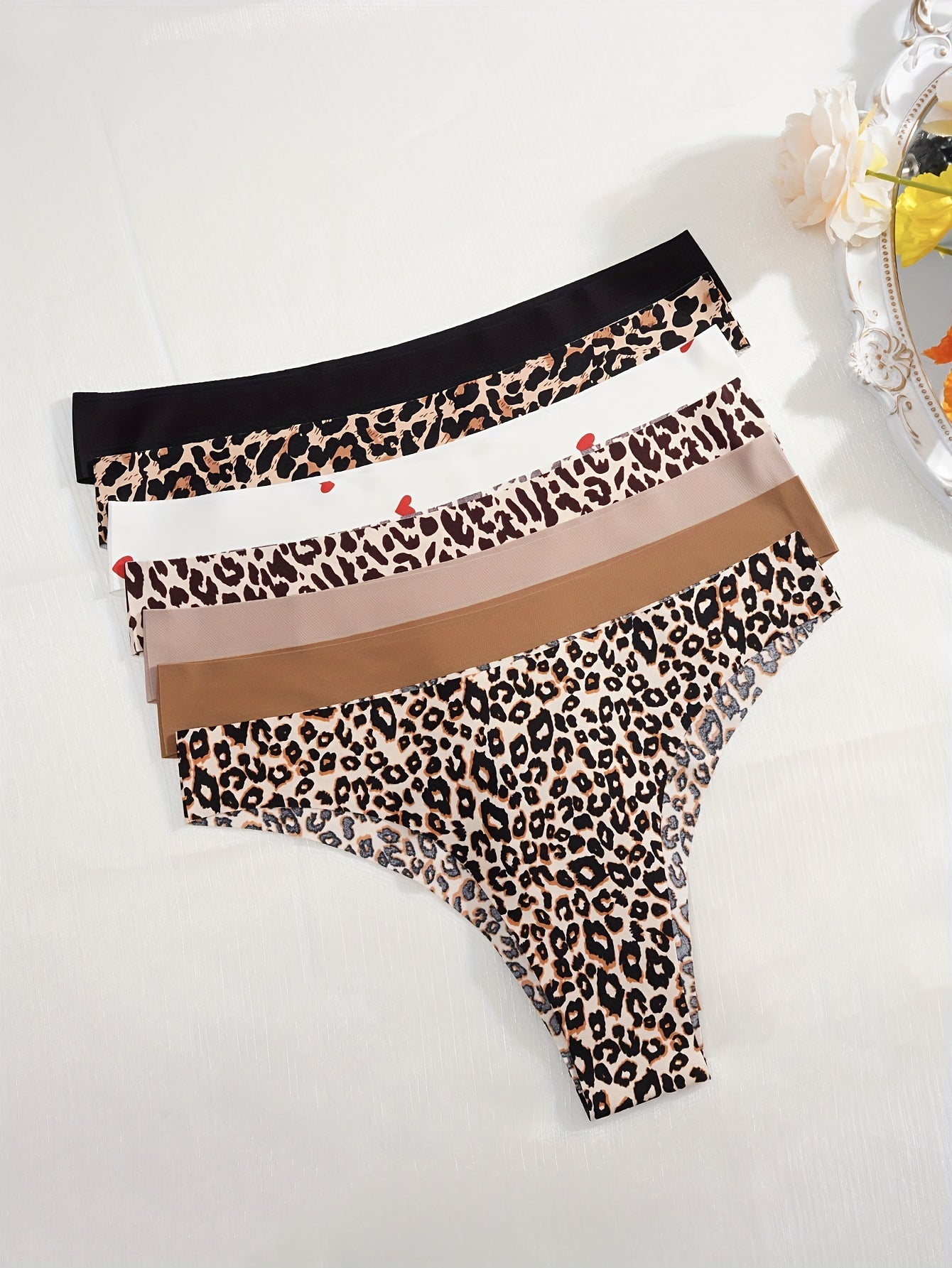 7 Pcs Women's Leopard and Heart Print Seamless Panties