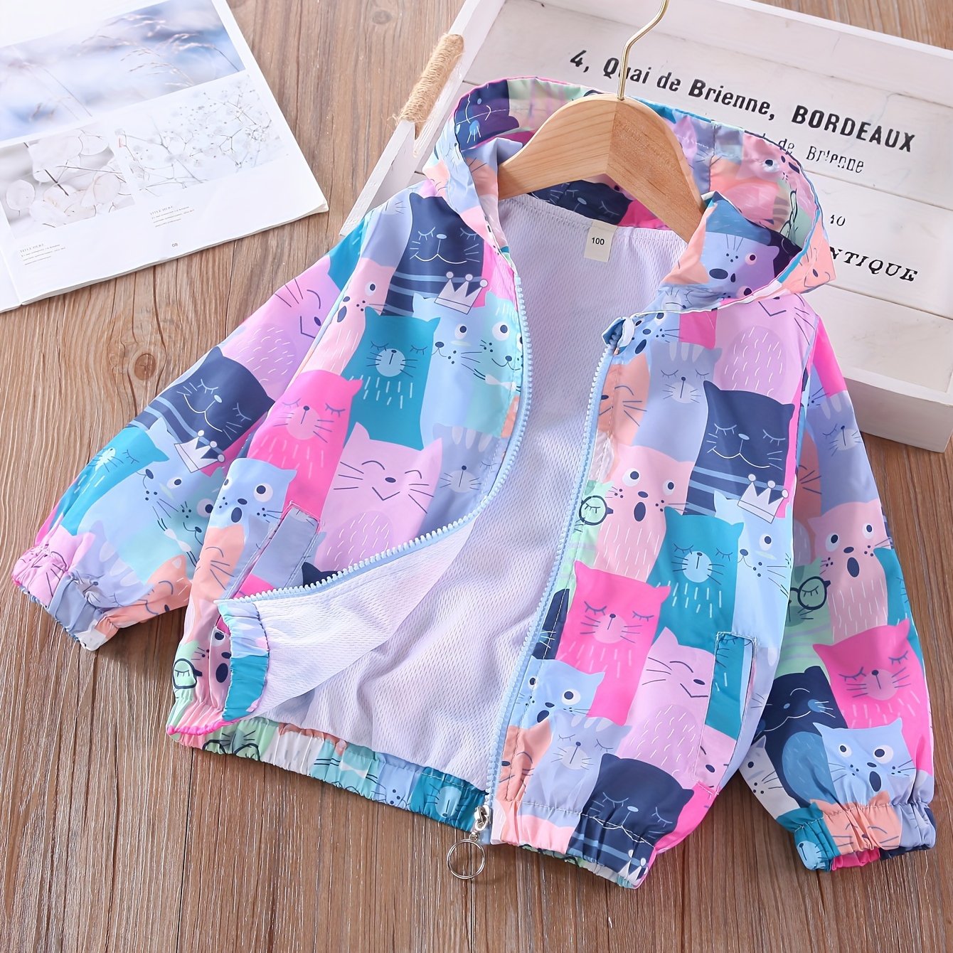 Girls' Lightweight Windbreaker Jacket with Colorful Cat Print for Spring and Fall