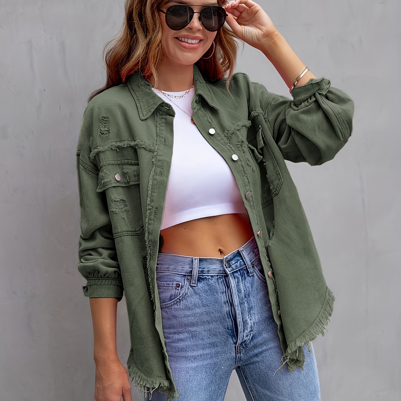 Ayollar uchun plussiz, boho uslubidagi, tugma tafsiloti va rayon/viskosa aralashmasidan tayyorlangan yirtilgan denim ko'ylagi. Bahor/kovak modasi uchun mos.