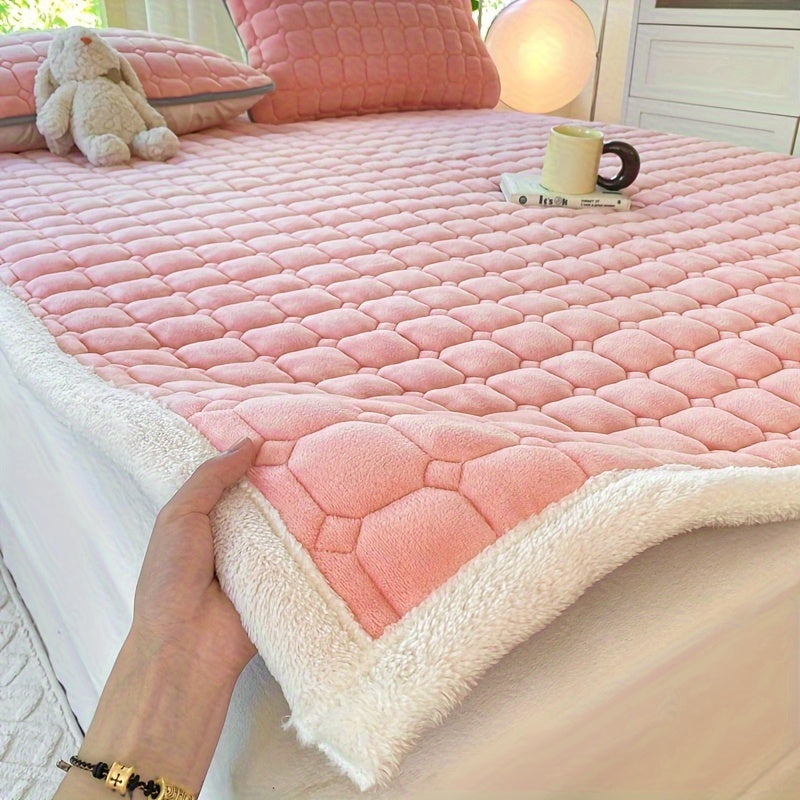 1 dona sutli velur matras, 4 burchakda elastik tasmalari bilan, yumshoq va mashinada yuvish mumkin. Yotoqxona, divan yoki mehmon xona uchun mos.