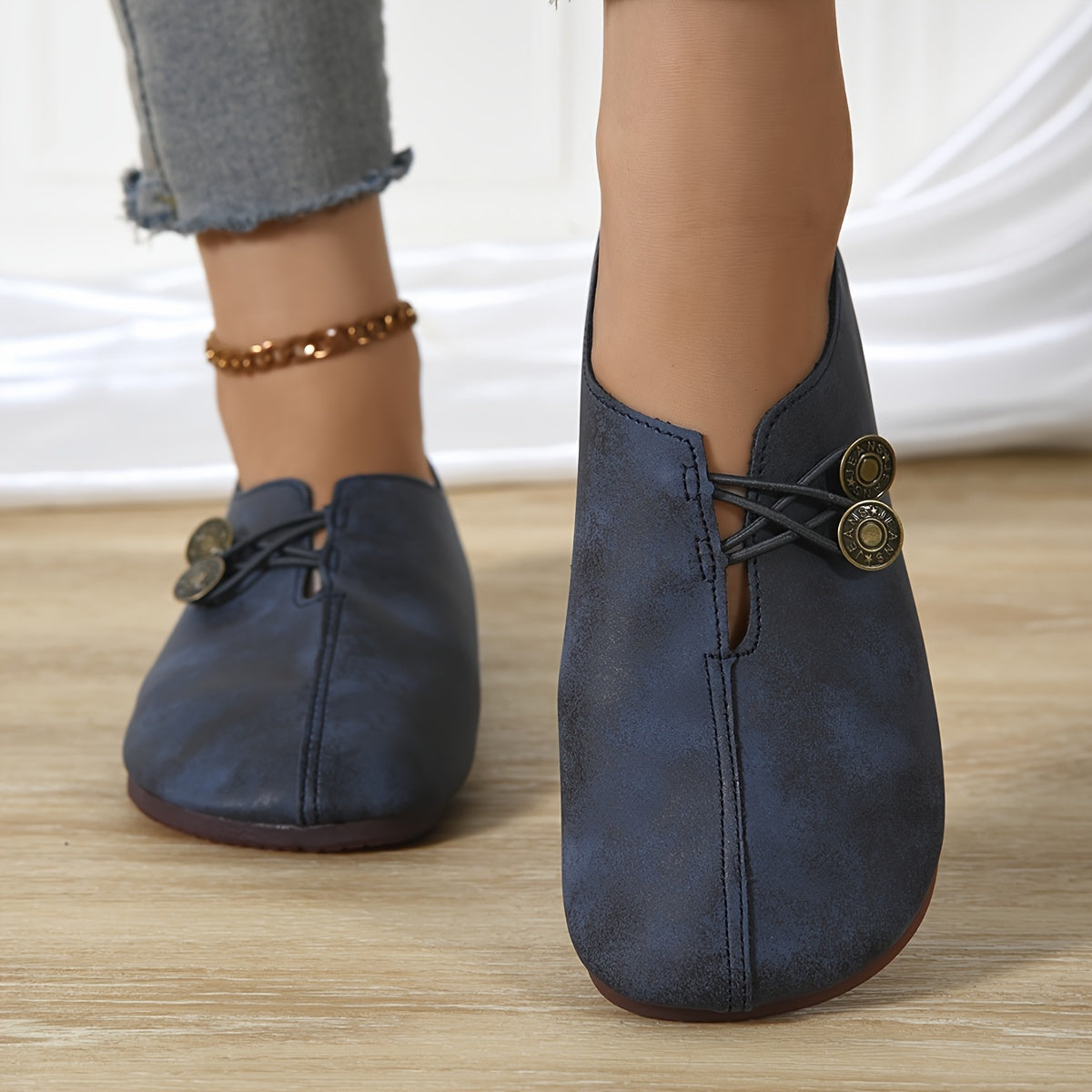 Women's Flat Shoes Lightweight Buckle Round Toe Casual Slip-On in Solid Color