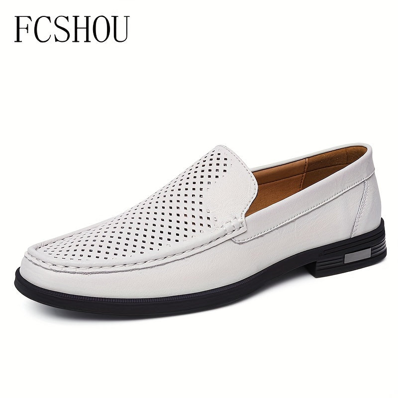 Katta o'lchamdagi erkaklar uchun bir rangli bo'lak teridan tayyorlangan, qulay yumshoq taglik va sirpanmaydigan mustahkam dizaynga ega slip-on loafer poyabzallari - tasodifiy yurish uchun mukammal.