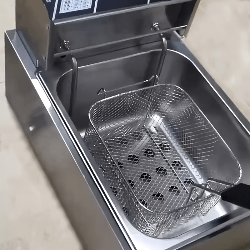 Metal tutqichli, yigʻiladigan va tozalash oson boʻlgan bardoshli rostlangan poʻlatdan yasalgan qovurish savat. Katta haroratga chidamli boʻlib, friz, qanot va boshqalarni tijorat va uy oshxonalarda qovurish uchun moʻljallangan. Tarmoq