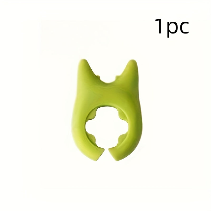 Многофункциональный набор силиконовых кухонных принадлежностей - включает в себя ложку для супа с защитой от проливания, держатель для крышек кастрюль и подставку для лопаток - идеально подходит для домашнего и ресторанного использования.