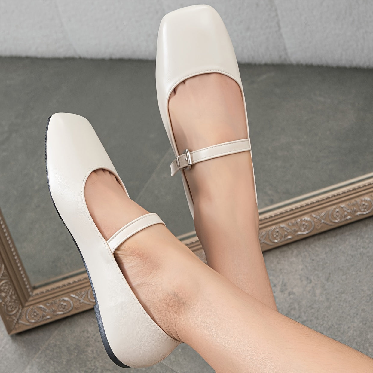 Ayollar uchun kvadrat barmoqli Mary Jane tufli, yopiladigan, burmalik bilan, oq, qora, qizil