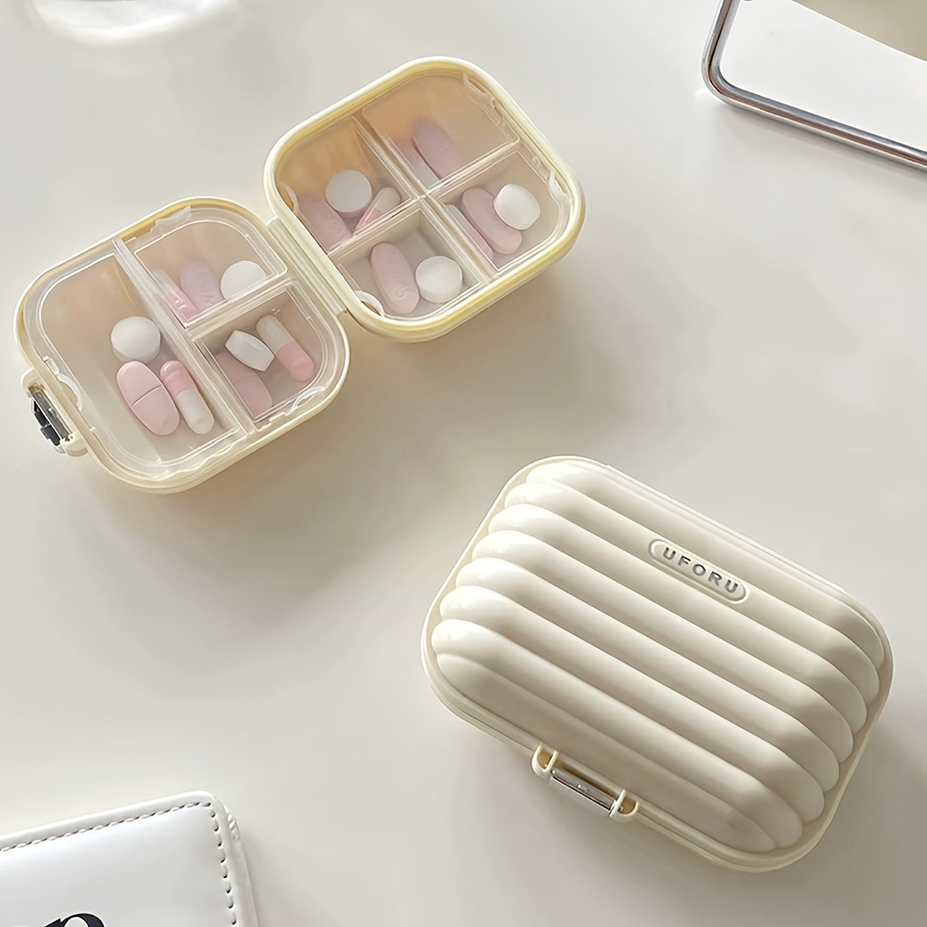 Unisex Plastic Pill Box 7-Day Dispenser Portable Medication Organizer