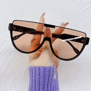 Katta o'lchamdagi ayollar uchun ko'zoynaklar, yarim ramkali polikarbonat ramka, qarshi yorituvchi linzalar, ko'cha uslubi va piyoda sayohat uchun