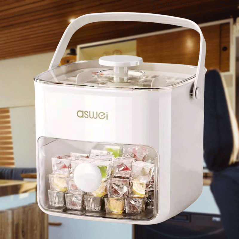 Manual Ice Maker Compact High Capacity for Family Gatherings