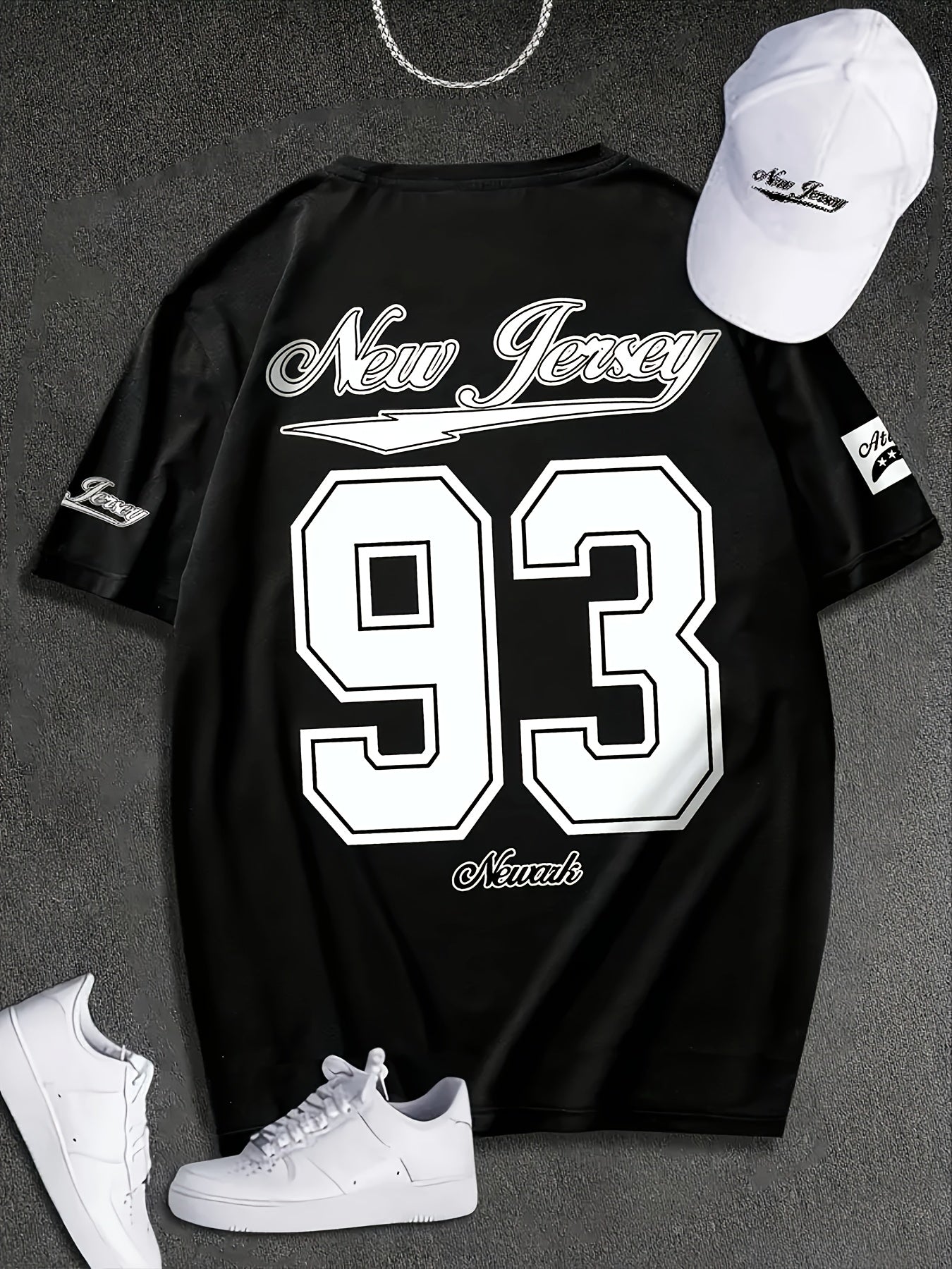 Erkaklar uchun plussiz rangli blokli futbolka, raqamli bosma, nafas oladigan tez quriydigan mato. Ko'cha uslubidagi tasodifiy yumshoq bo'yinli qisqa yengli ko'ylak.