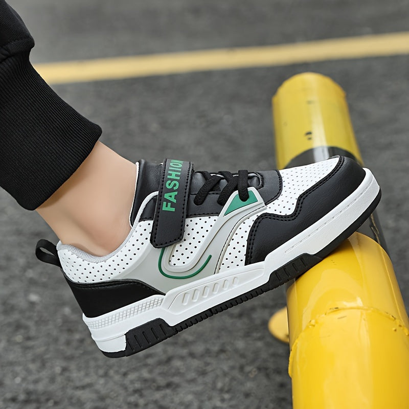 Yoshlar uchun pastki krossovkalar, yopiq va ochiq yopishqoq, nafas oladigan teshikli barmoq qutisi, qora/oq/yashil ranglar, ushlash va chidamlilik uchun TPR taglik, yumshoq mato astar, yugurish uchun ideal.