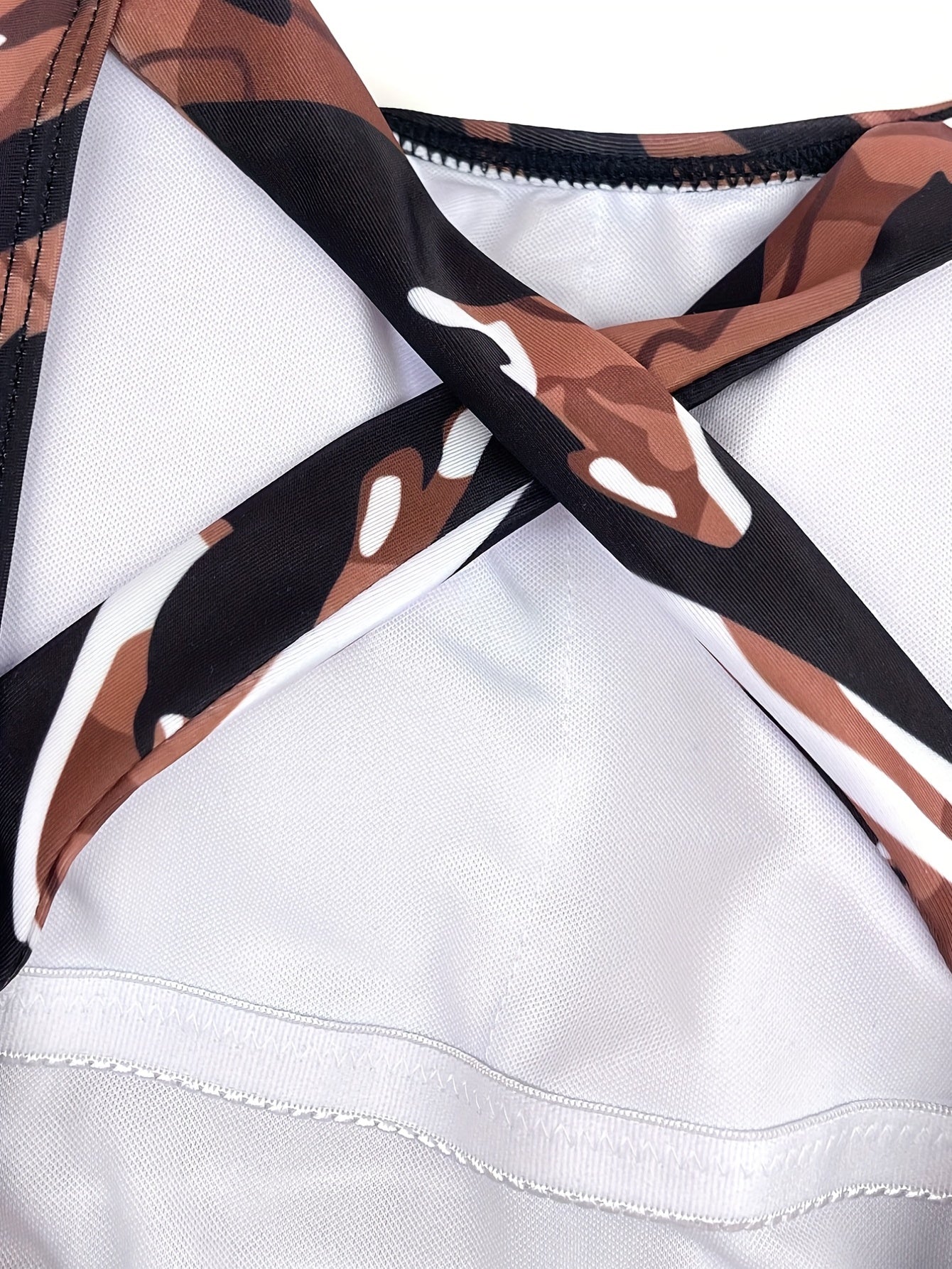 Women's Plus Size Geometric Print One-Piece Swimsuit with Scoop Neck and Chest Pad