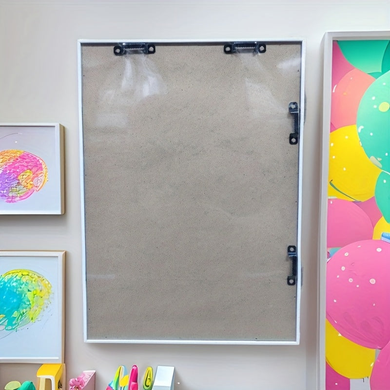 Две деревянные настенные рамки с прозрачным стеклом и магнитным замком для отображения произведений искусства, рисунков, наград и сертификатов в классическом стиле.