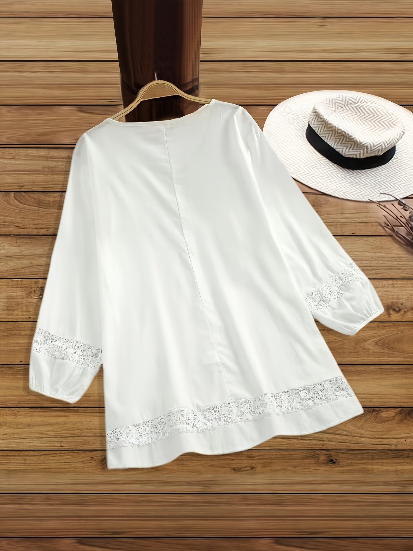 Women's Plus Size Blouse with Lace Stitching V-Neck 3/4 Sleeves Spring Casual