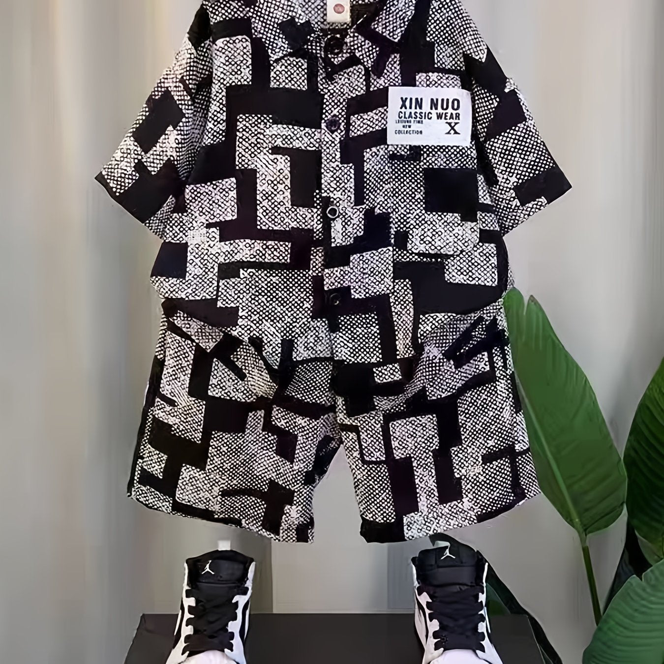 Yigitlar uchun yozgi kiyimlar to'plami, qisqa ko'ylak va shortlar, harf naqshli, polyester to'qima, yosh 12 va undan kichik