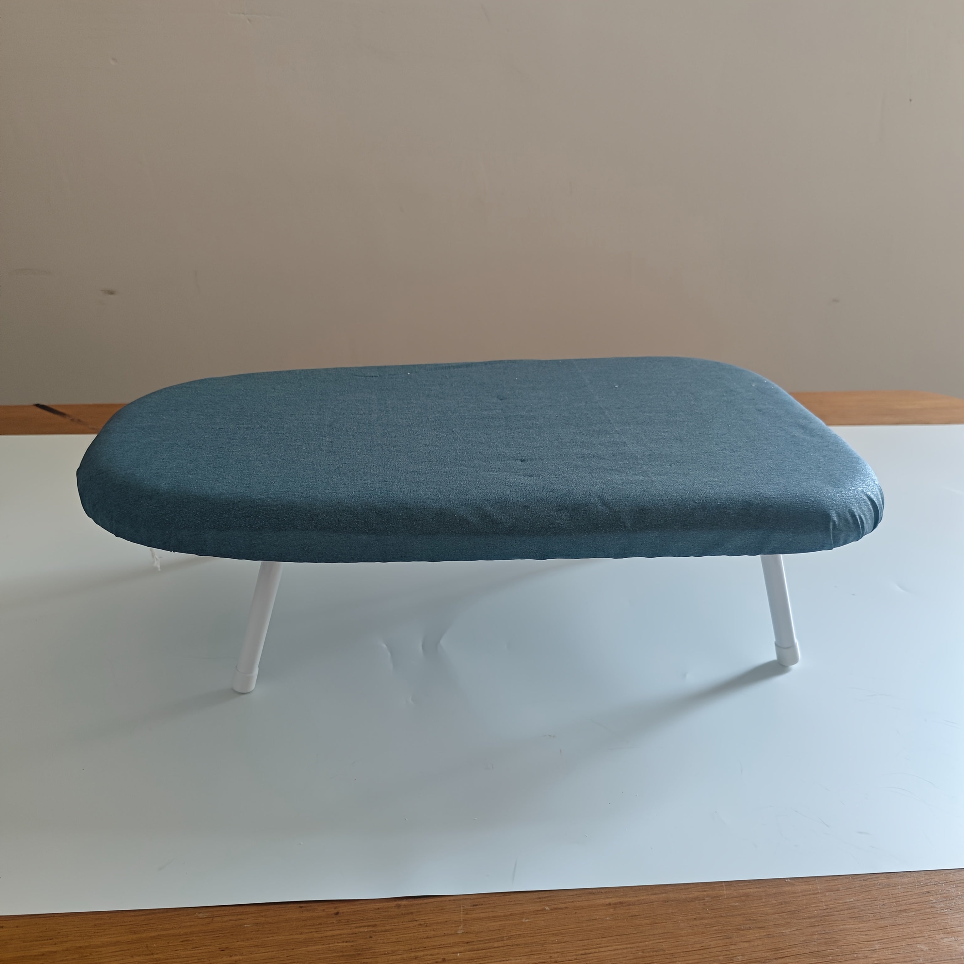 Tabla de planchar plegable compacta para camisas y trajes, portátil, de escritorio, sin electricidad