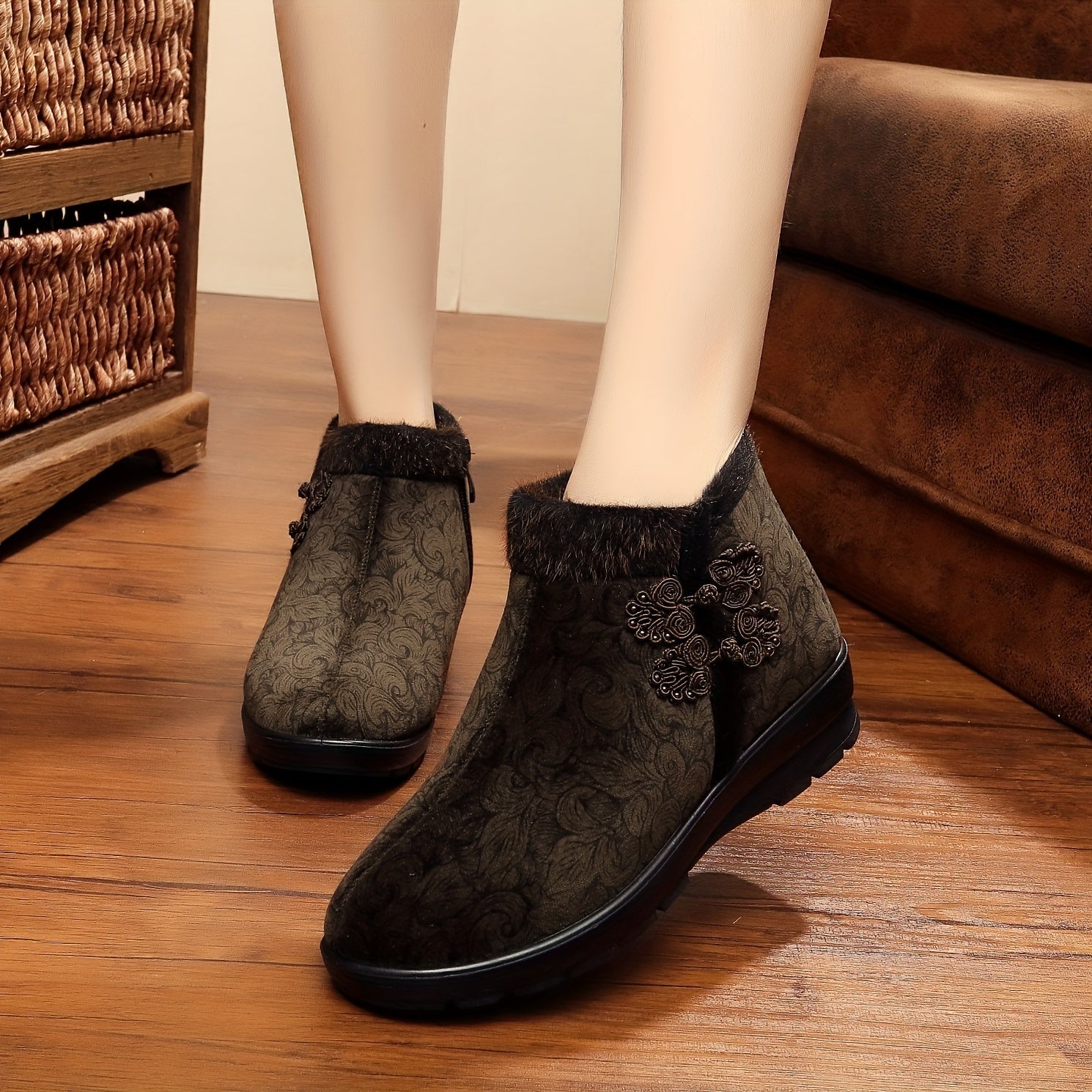 Women's Plush Snow Boots Vintage Flower Non-slip Warm Winter Shoes