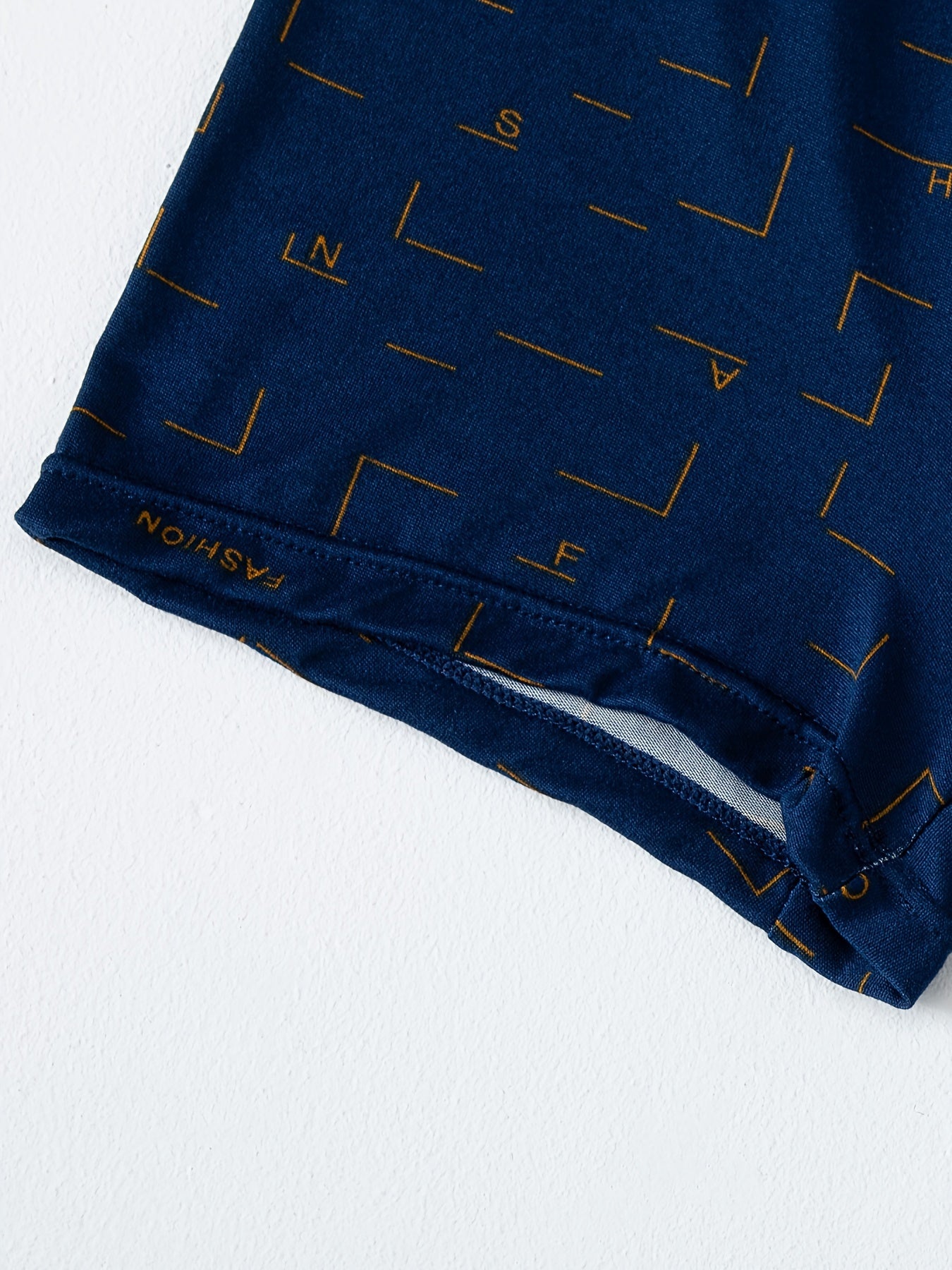 Men's Polyester Underwear with Geometric Pattern Slight Stretch Knit Fabric 115g/m² Set of 4