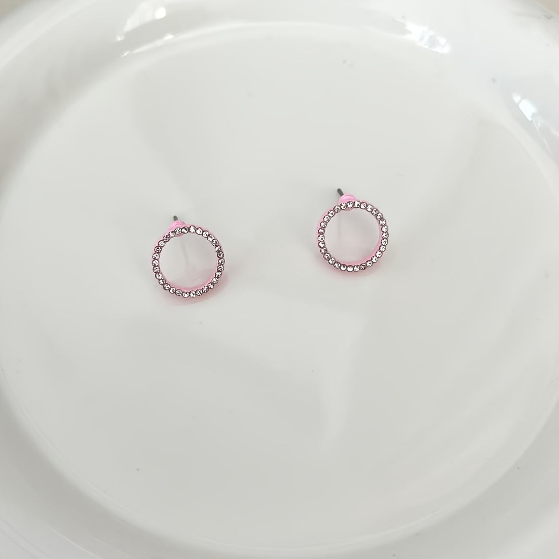 Ayollar uchun minimalistik stud taqinchoqlari, rhinestone halo bilan, zink alloy, kundalik kiyim uchun